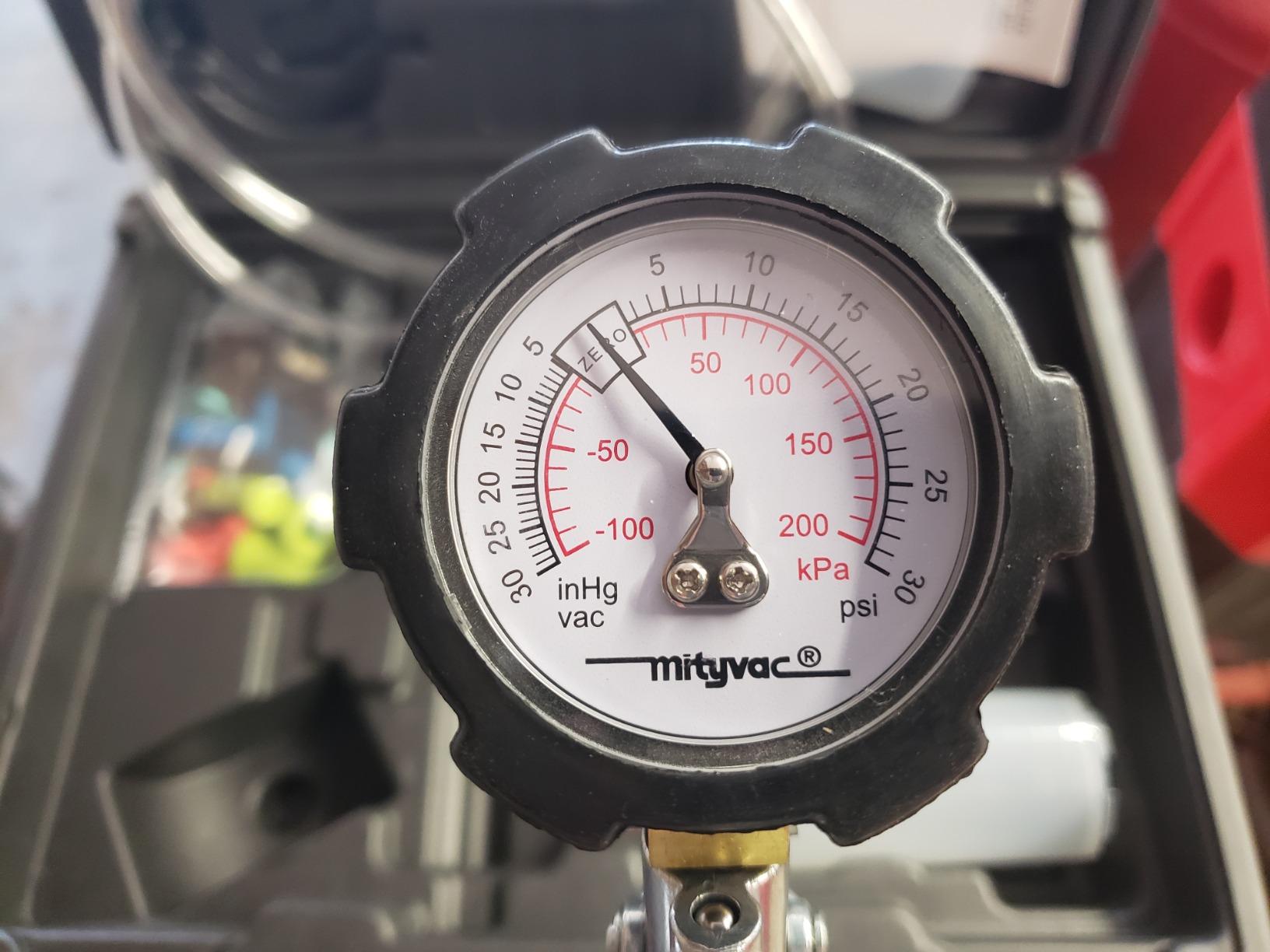 Mityvac MV8500 Silverline Elite Automotive Brake/Clutch Bleeding, Diesel Fuel Priming and Vacuum/Pressure Testing Kit, Ergonomic Design, Zinc-aluminum Die Cast, MV8510 Pump, 4.5oz Fluid Reservoir customer photo 2