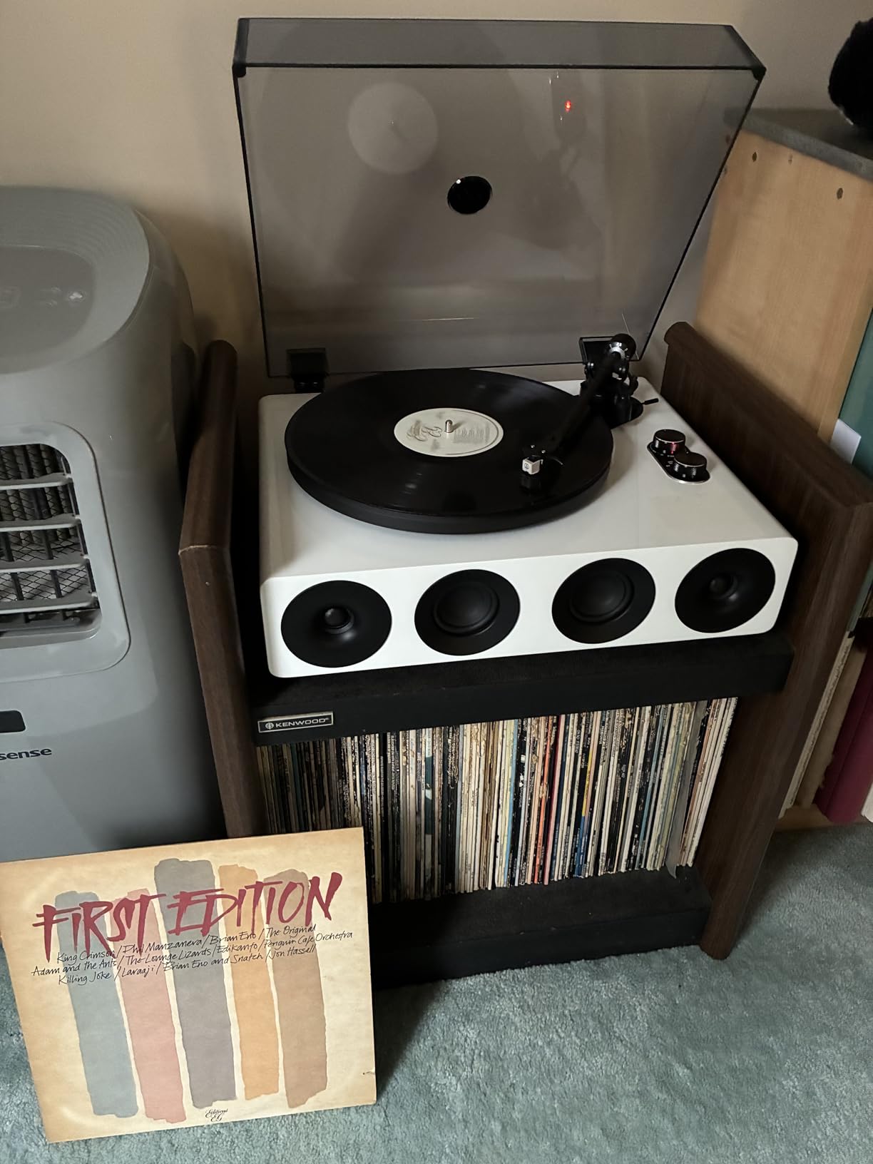 1 BY ONE High Fidelity Belt Drive Turntable with Built-in Speakers, Vinyl Record Player with Magnetic Cartridge, Wireless Playback and Aux-in Functionality, Auto Off customer photo 2