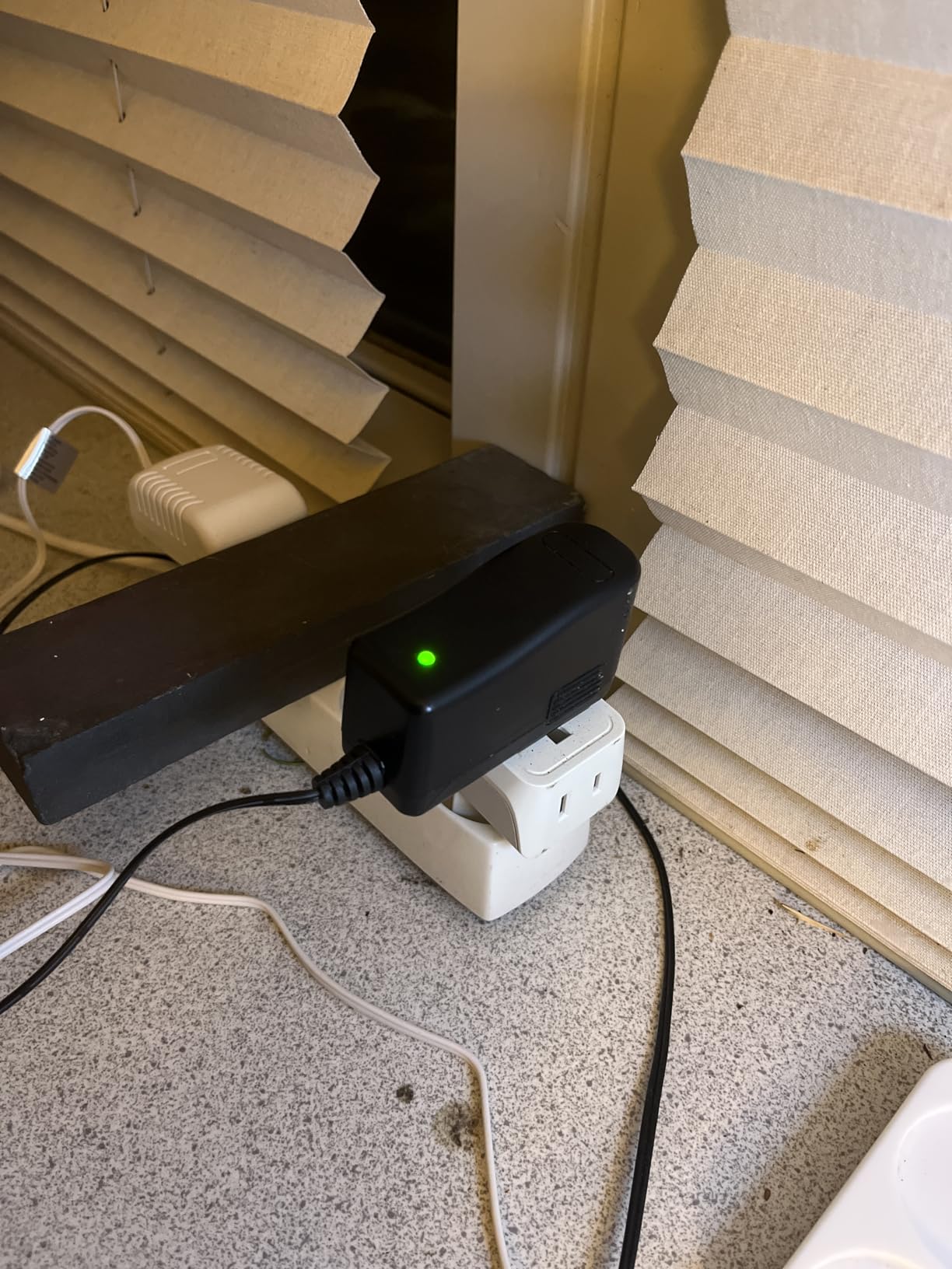 Ceptics Universal Travel Adapter, 45W International Power Adapter with PD & QC 3.0 Dual USB-C, 3 USB Travel Adapter Worldwide, Type I C G A Outlets - EU Euro US UK (11-KU) customer photo 1