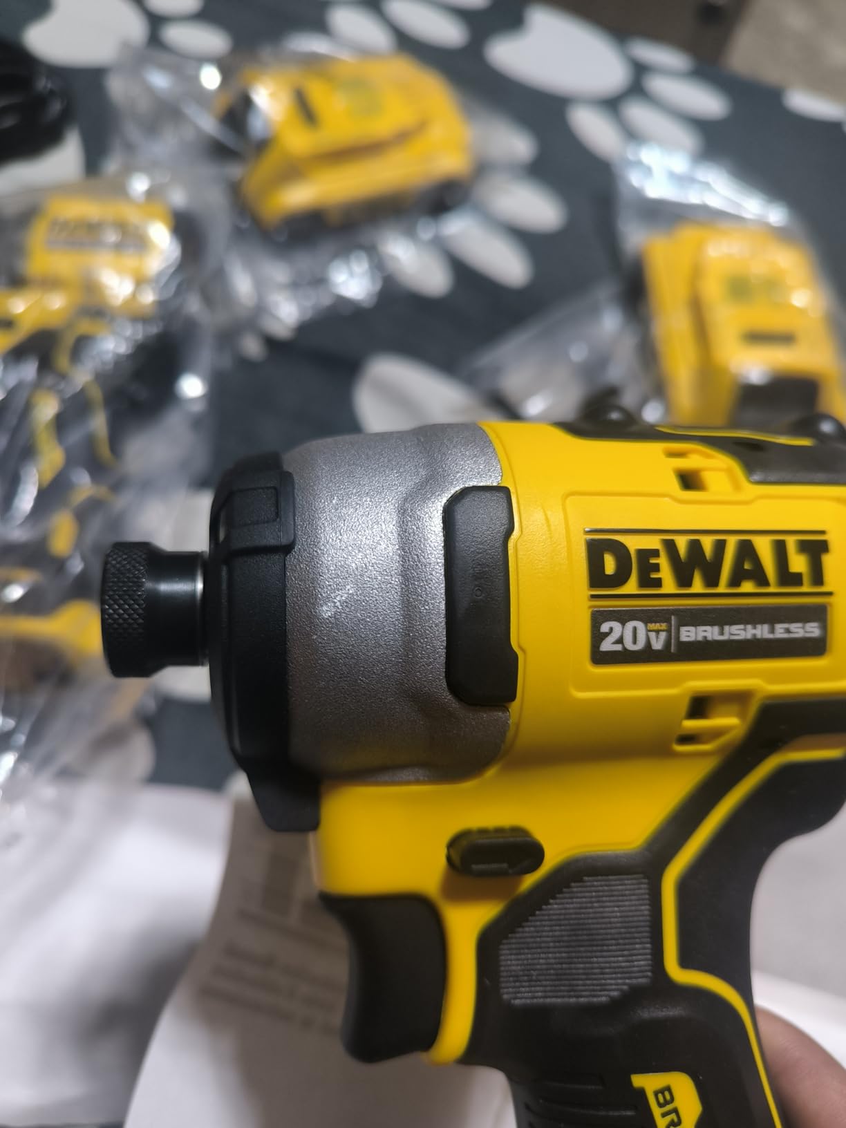 DEWALT 20V MAX Cordless Drill and Impact Driver, Brushless 2-Tool Power Tool Combo Kit, Includes 2 Batteries, Charger and Bag (DCK277D2) customer photo 2
