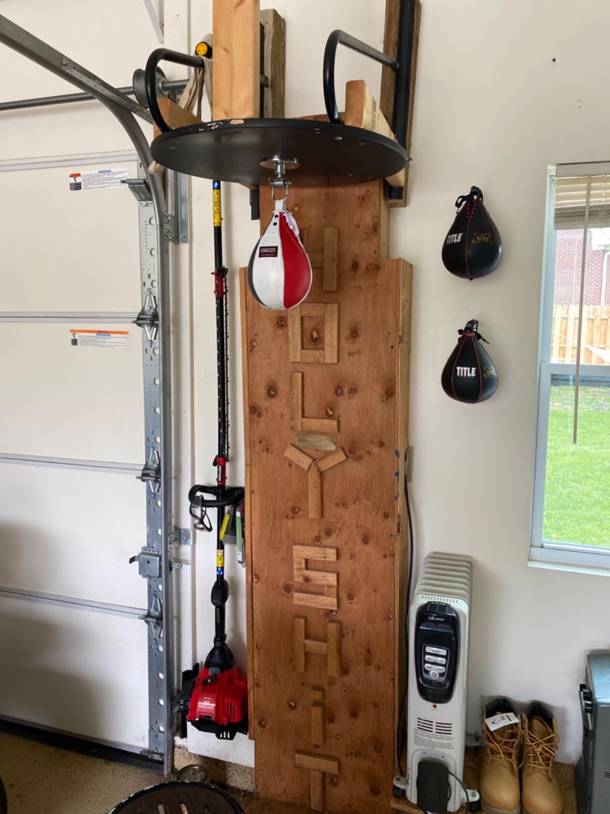 Ringside Boxing Speed Bag - Durable Leather Construction with Reinforced Triple-Stitched Seams customer photo 1