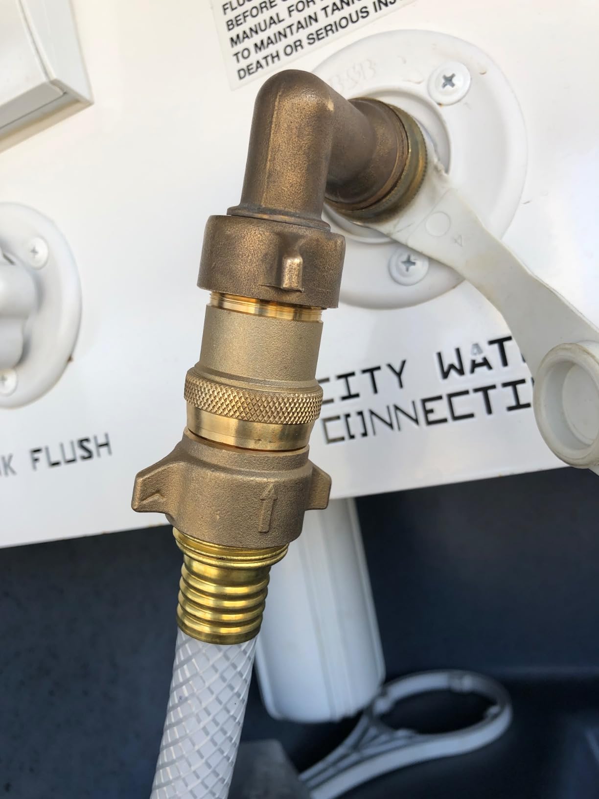 Camco Brass Marine/RV Water Pressure Regulator - Reduces RV Water Pressure to Safe & Consistent 40-50 PSI - Drinking Water Safe (40055) customer photo 1