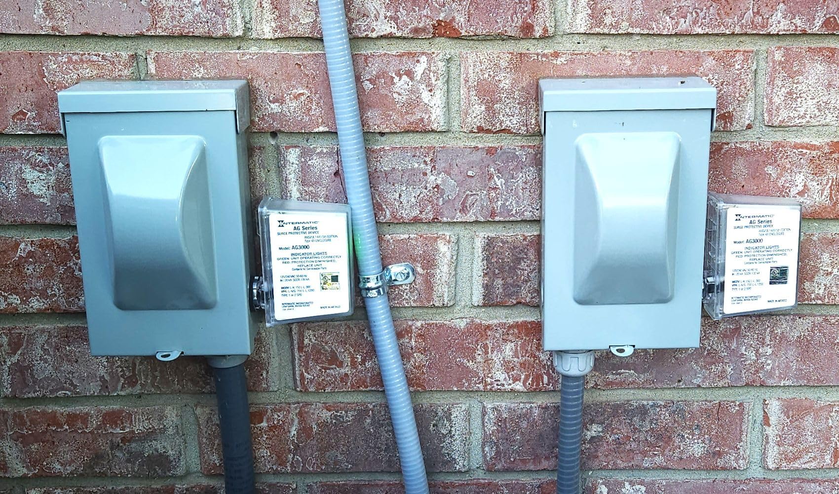 Intermatic AG3000 HVAC Surge Protective Device, 120/240 VAC, UL Listed with TPMOV Technology, Type 4X Outdoor Enclosure, Dual LED Indicators Showing Protection Status customer photo 1