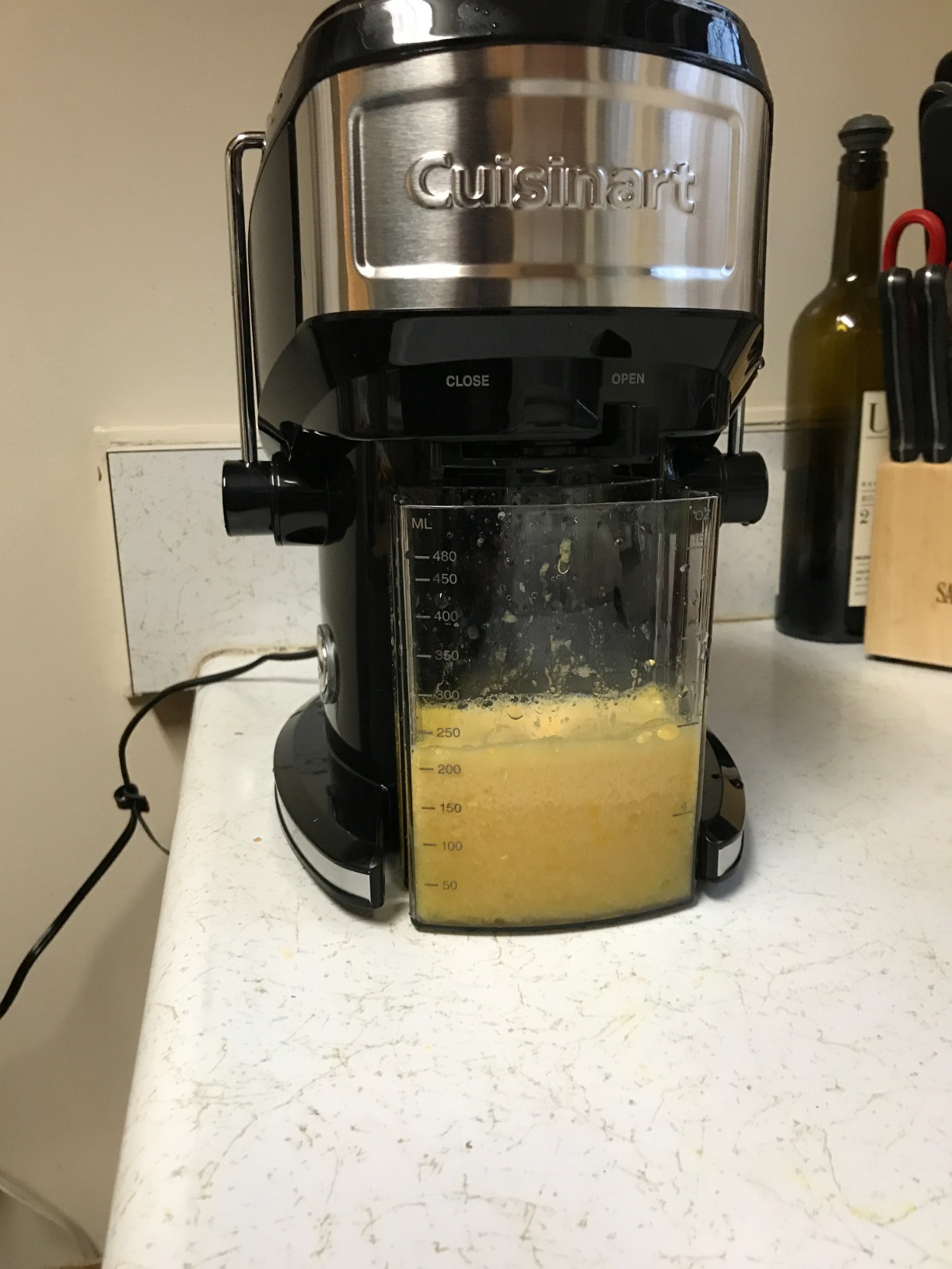Cuisinart CJE-500 Compact Juice Extractor Black, 11.5 x 11.8 x 14.2 Inch customer photo 2