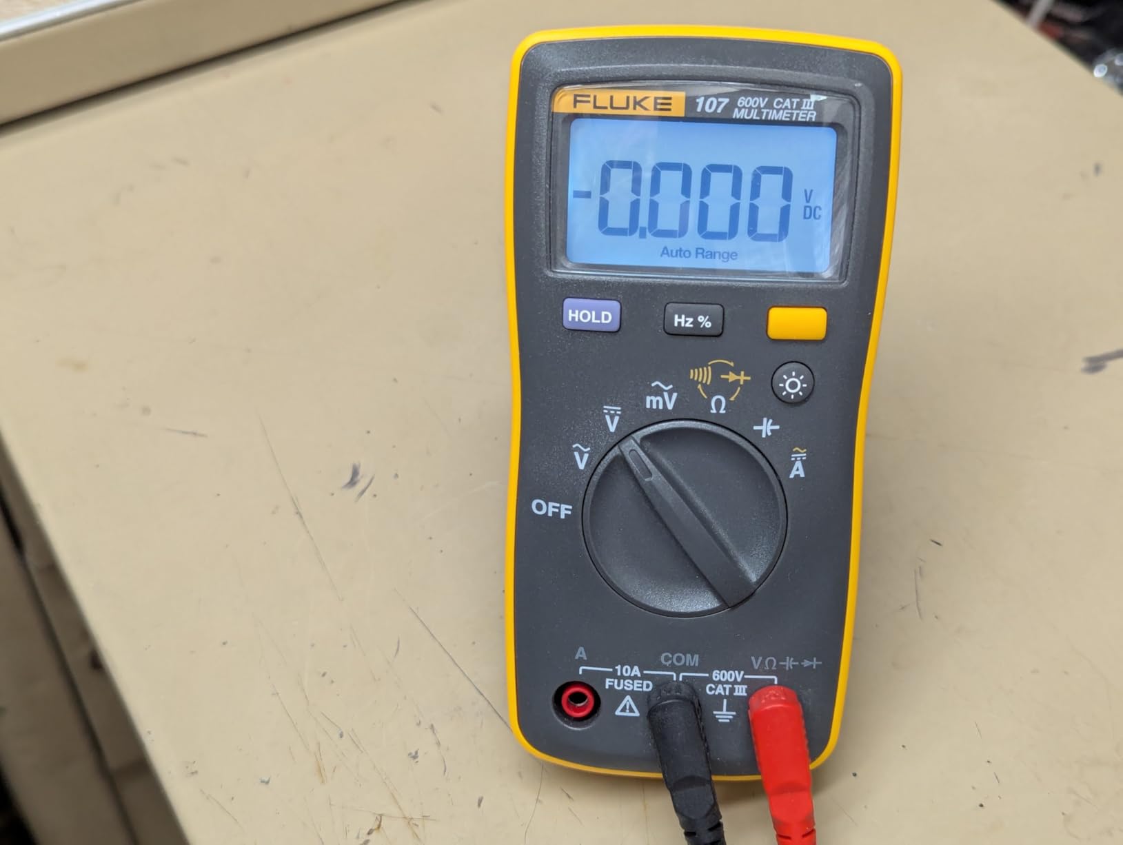 Fluke 107 AC/DC Current Handheld Digital Multimeter, Gray customer photo 2