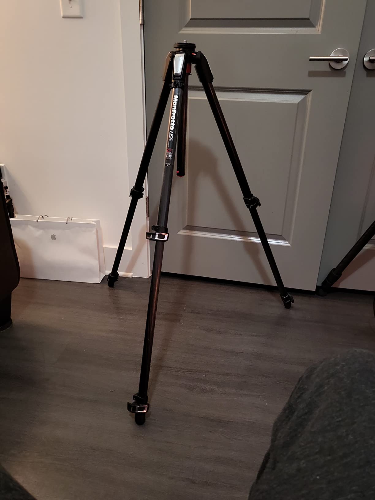 Manfrotto MT055CXPRO3 Carbon Fiber 3-Section Tripod with Horizontal Column, Black customer photo 2