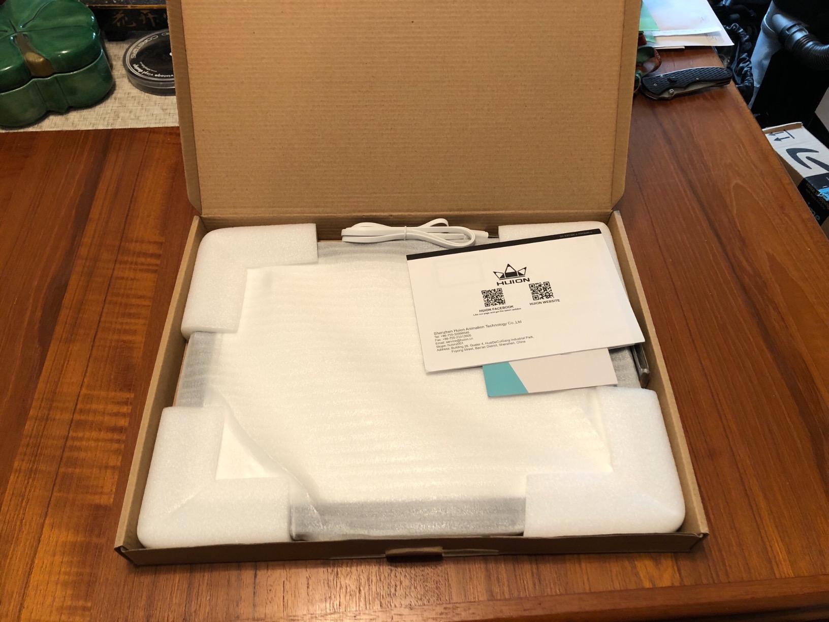 HUION L4S LED Light Box A4 Ultra-Thin USB Powered | Adjustable Brightness Light Pad for Tracing, Diamond Painting, Drawing, Sketching, Animation customer photo 2