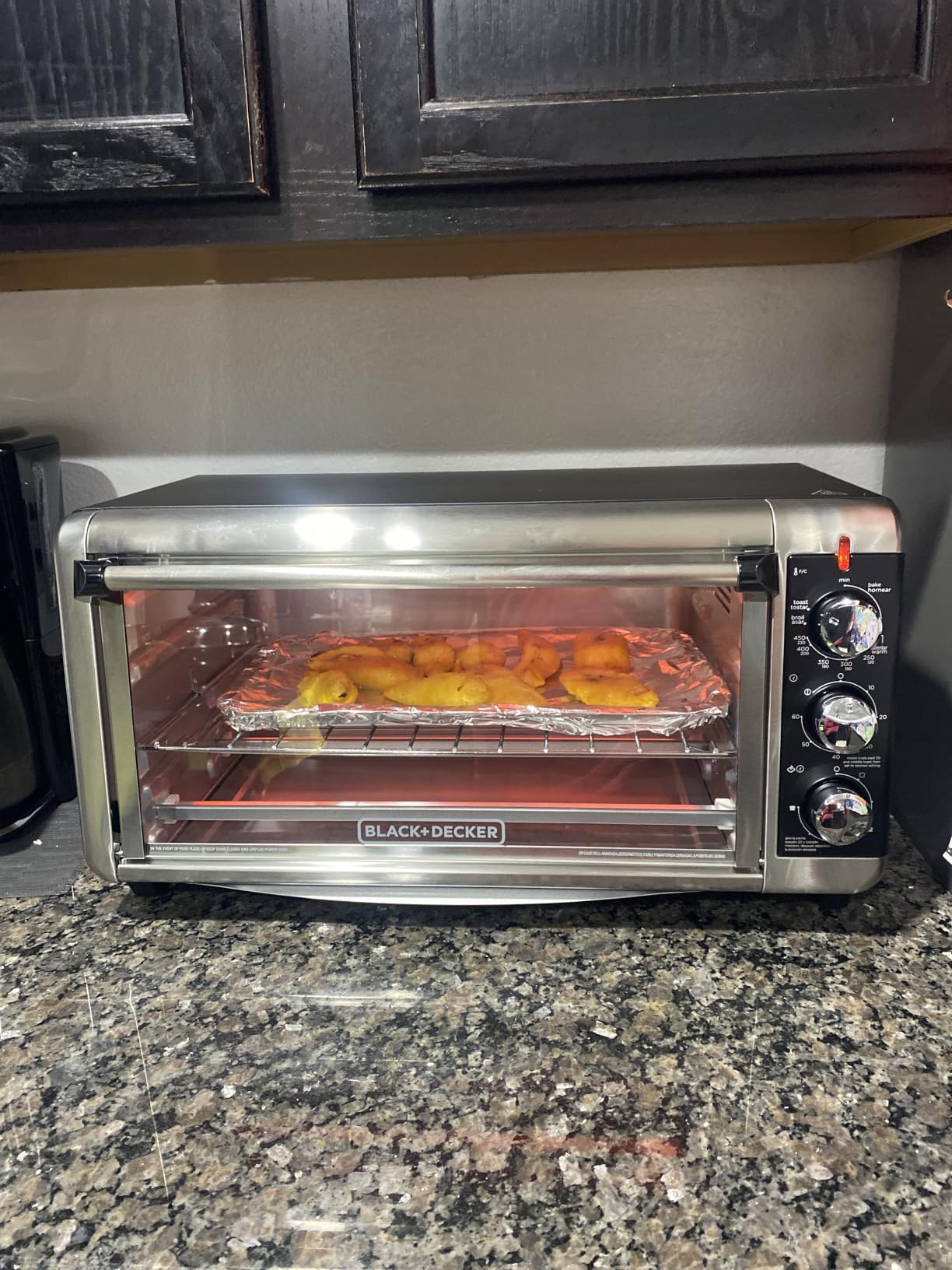 BLACK+DECKER TO3250XSBD 8-Slice Extra Wide Convection Countertop Toaster Oven, Includes Bake Pan, Broil Rack & Toasting Rack, Stainless Steel/Black customer photo 1