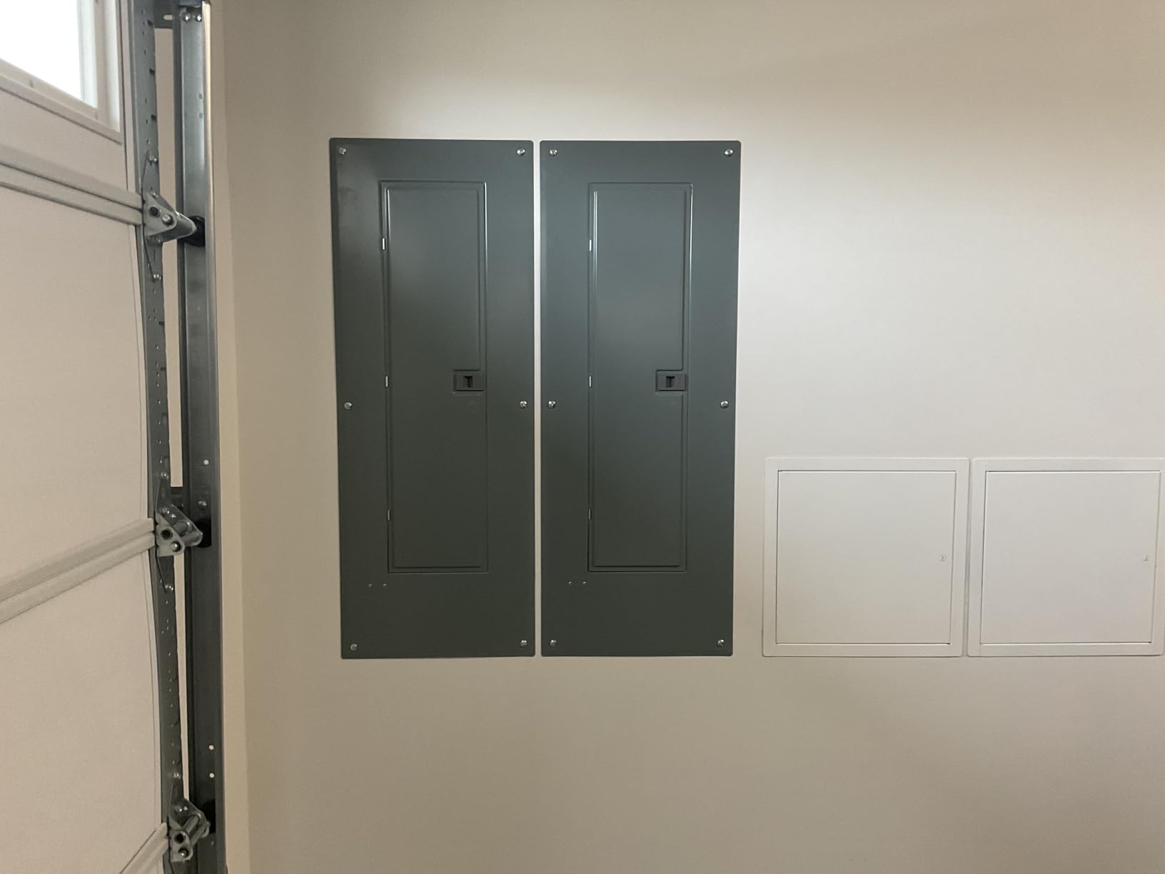 Eaton Surge Protection Device, 1 Phase, 120/240V, 2 Poles, 2 Wires CHSPT2ULTRA customer photo 1