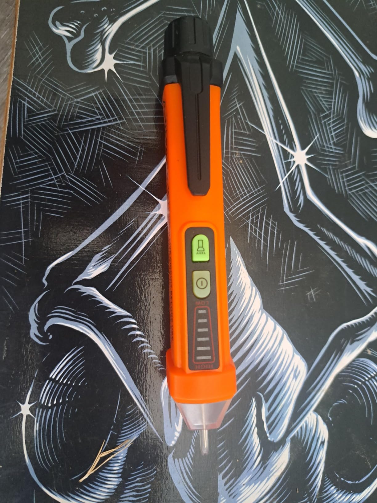 Neoteck Non Contact Voltage Detector 12-1000V AC Voltage Tester with Audible Beeps, LED Alerts and Flashlight customer photo 2