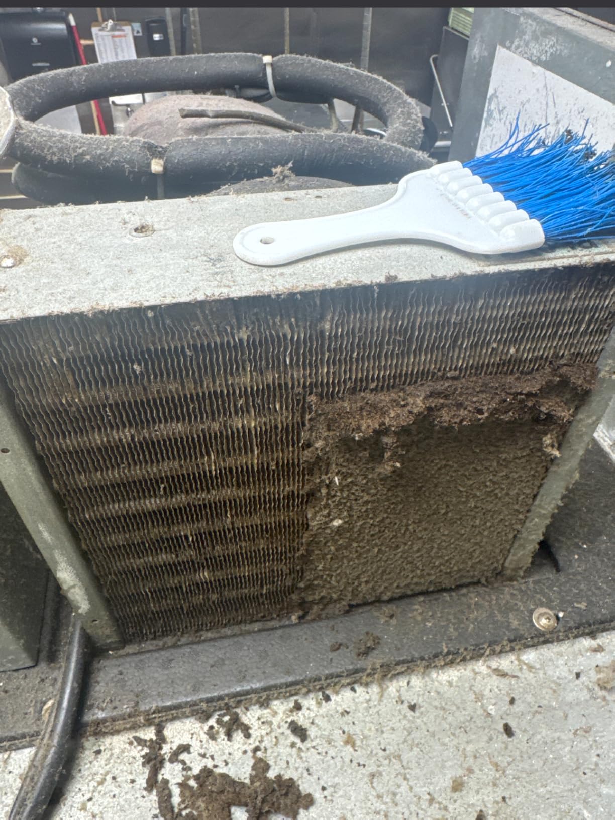 Midwest Hearth Air Conditioner & Refrigerator Coil Cleaning Brush - Long Bristle HVAC Fin Cleaner for AC Condenser, Evaporator, Coils customer photo 1