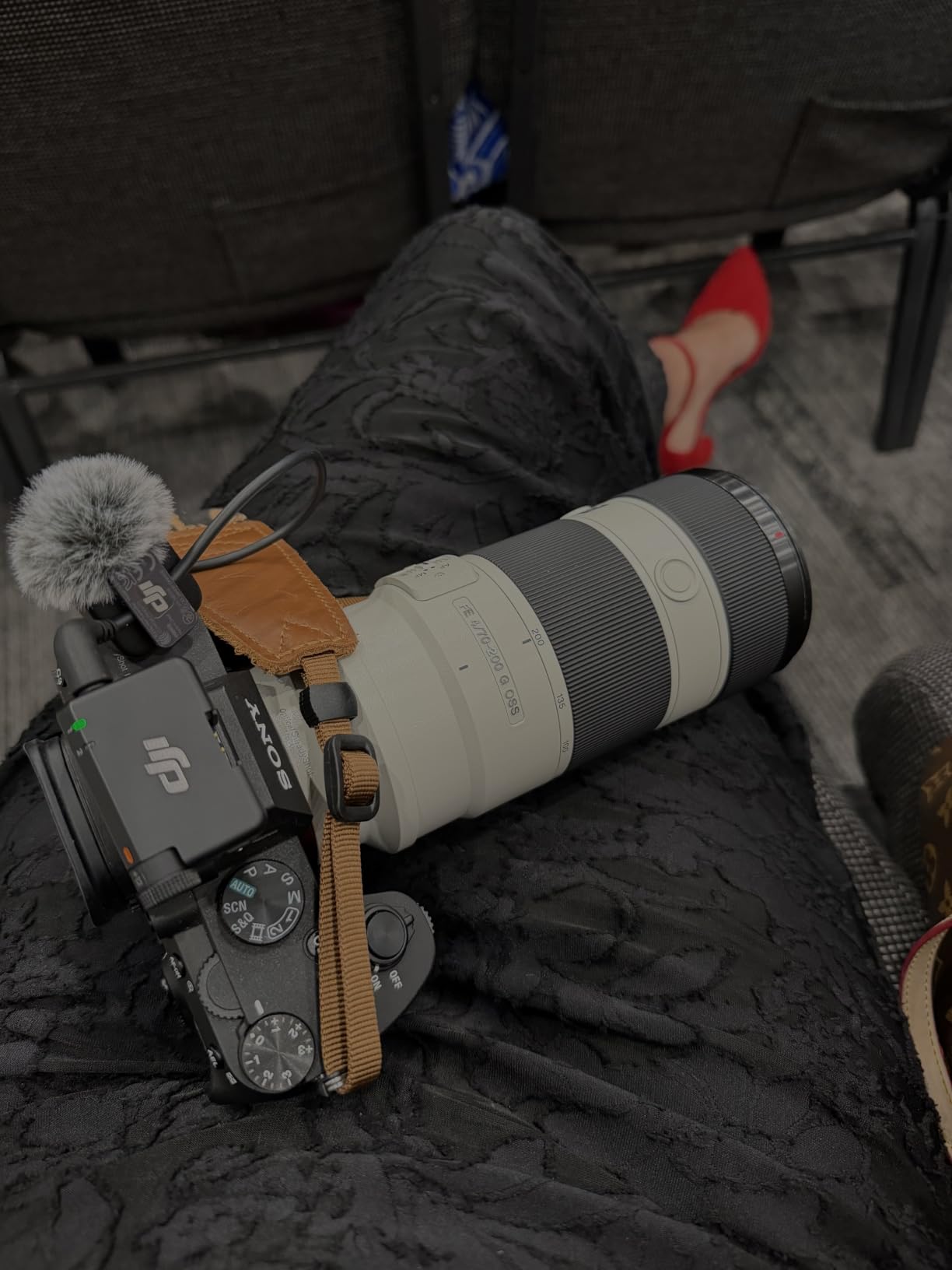 Sony FE 70-200mm F4 G OSS Interchangeable Lens for Sony Alpha Cameras (Renewed) customer photo 1