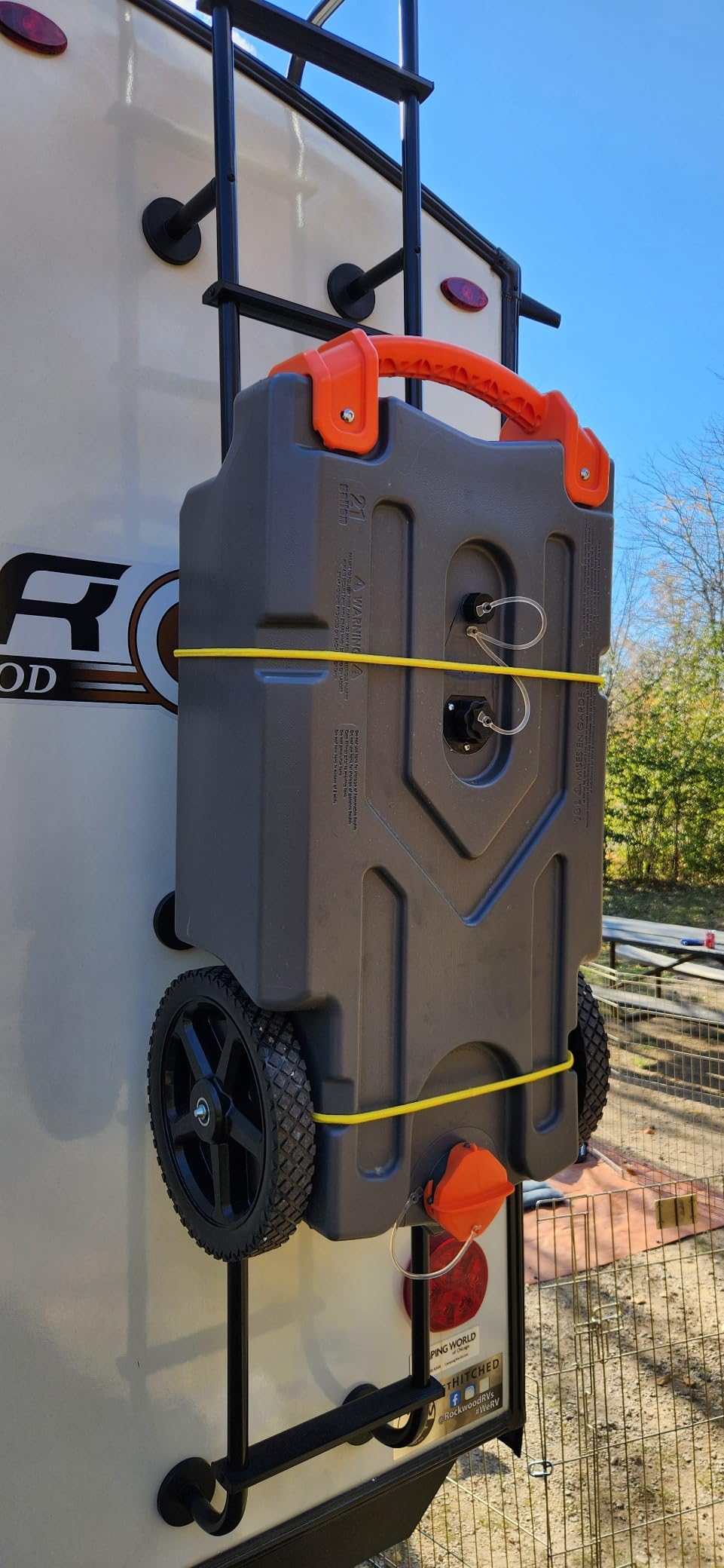 Camco Rhino 21-Gallon RV Portable Waste Tank - Features Large Heavy-Duty No-Flat Wheels & Low Drain Hole - Includes Removable Steel Tow Adapter, 3' Sewer Hose & More RV Accessories (39002) customer photo 2