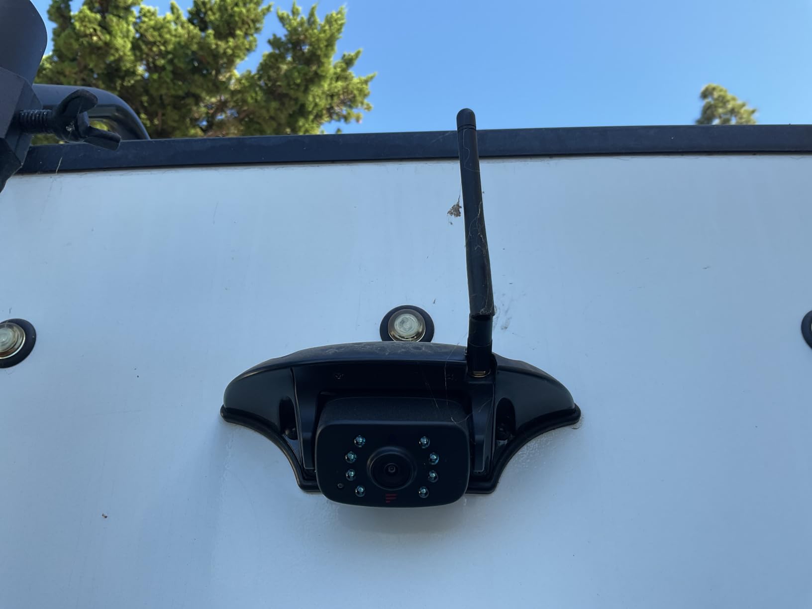 Furrion Vision S Wireless RV Backup Camera System with 4.3-Inch Monitor, 1 Rear Sharkfin, Infrared Night Vision, Wide-Angle View, Hi-Res, IP65 Waterproof, Motion Detection, Microphone - FOS43TASF customer photo 1