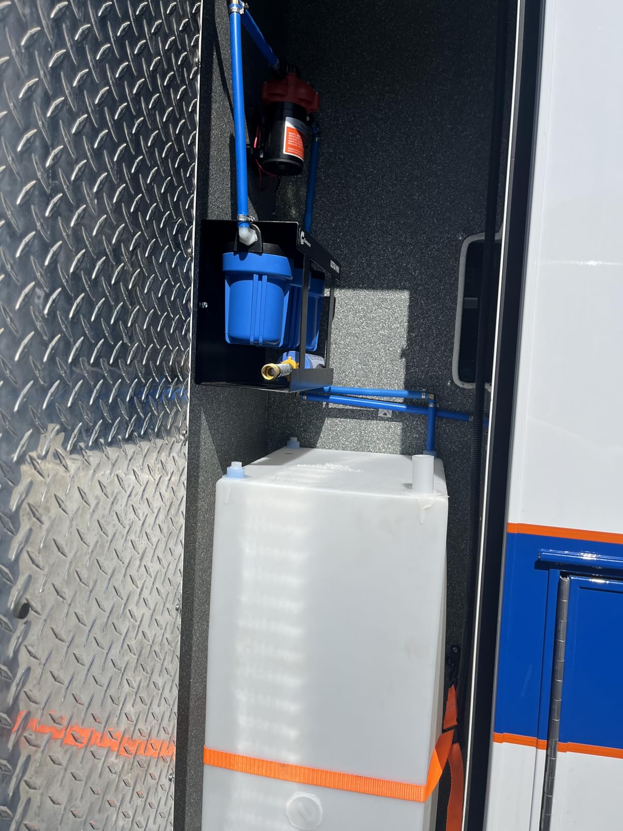 21 Gallon RV Fresh/Gray Water Tank 39