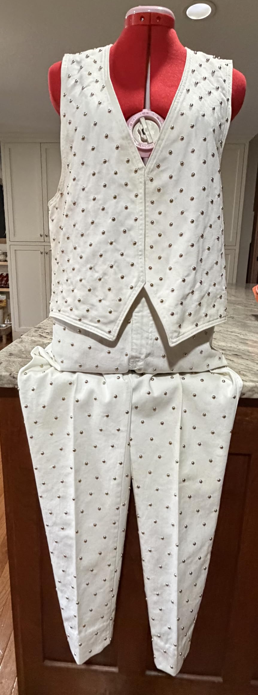 SINGER Female Adjustable Dress Form, Medium/Large, Size 10-18 - Grey | Pinnable foam-backed surface, 12 dials, 360-degree hem guide, tripod base, pattern draping, DIY sewing tasks, dressmaking use customer photo 1