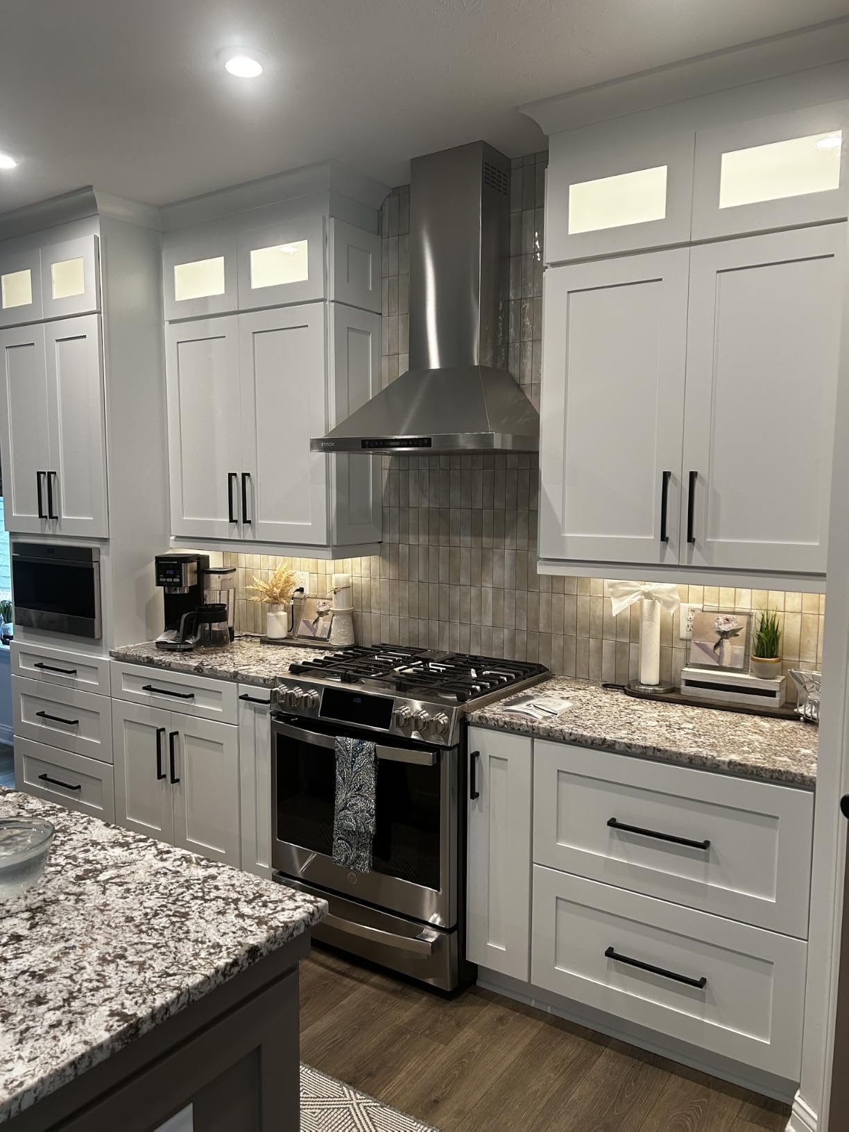 IKTCH 30-inch Wall Mount Range Hood 900 CFM Ducted/Ductless Convertible, Kitchen Chimney Vent Stainless Steel with Gesture Sensing & Touch Control Switch Panel, 2 Adjustable Lights customer photo 2