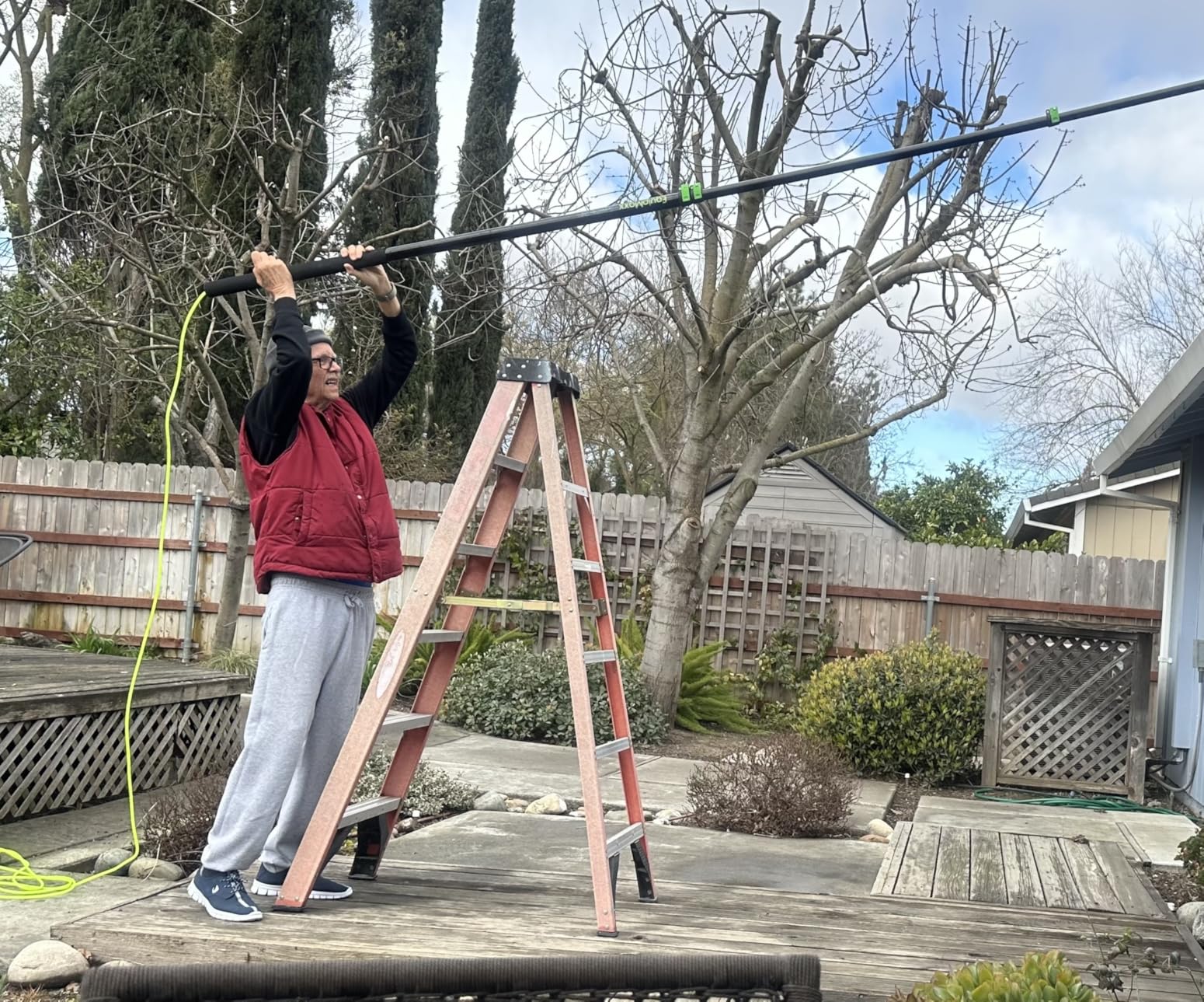 30 Feet Reach Solar Panel Cleaning Brush & Pole Water Fed Pole Kit, Window Cleaner Window Glass Solar Panel Cleaning System Washing Equipment Tool Solution Scrubber Brush & Hose Spray Washer customer photo 2