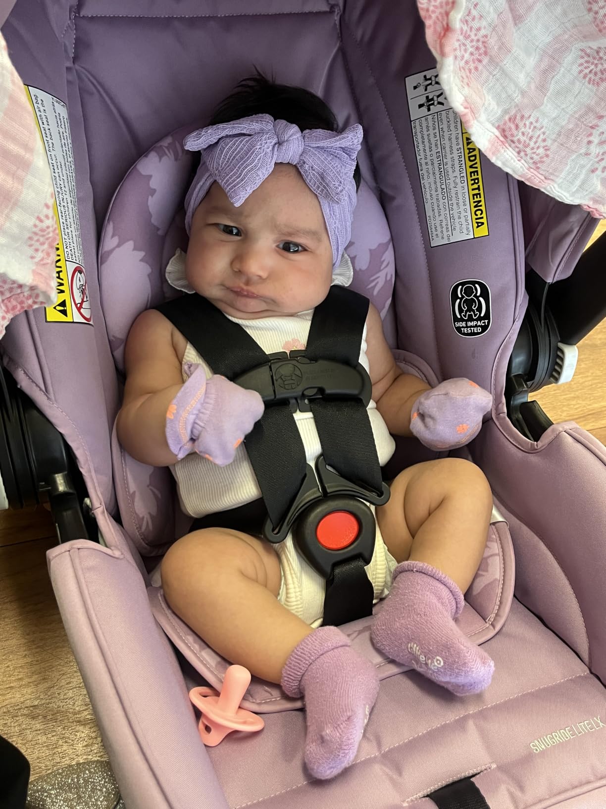 Graco SnugRide Lite LX Infant Car Seat, Lightweight Rear-Facing Seat for Babies 4-30 lb, 4-Position Adjustable Base, Latch Installation & ProtectPlus Engineered, Studio customer photo 1