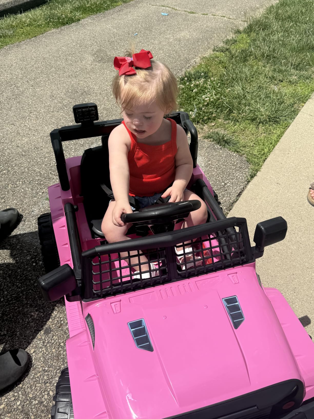 Best Choice Products 12V Kids Electric Vehicle Toy Ride On Car with Parent Remote Control for Toddlers, Seat Harness, 61 lbs Weight Capacity, Locking Doors, Spring Suspension, Bluetooth - Black customer photo 1