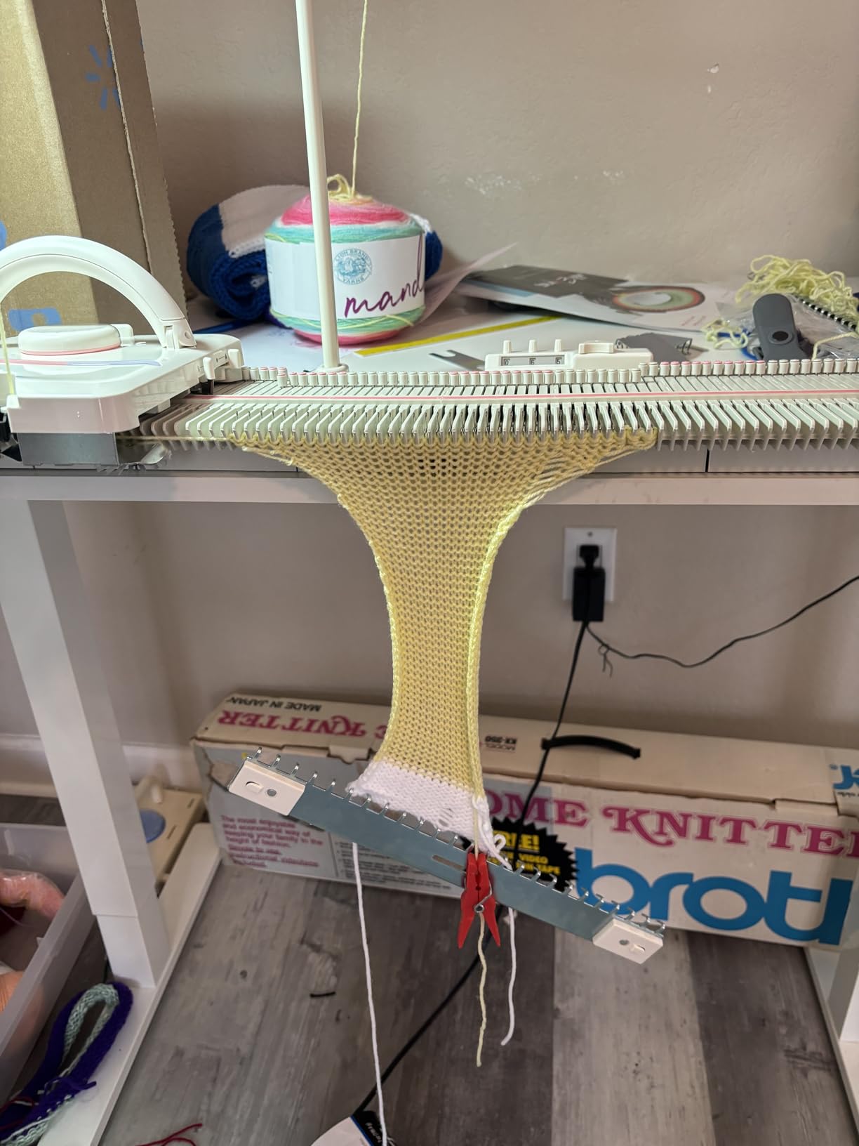 Knitting Machine, LK150 6.5mm Mid Gauge 150 Stitches Portable Plastic Domestic Smart Weaving Set with Accessories for Sock Hat Scarf, Hand Sweater Knitting Machine Kit for Kids customer photo 2