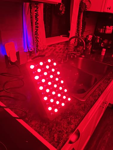 Hooga HG1500 Full Body Red Light Therapy Panel, 300 LEDs, 660nm Red & 850nm Near-Infrared Light, Built-in Timer, Door Hanging Kit customer photo 1