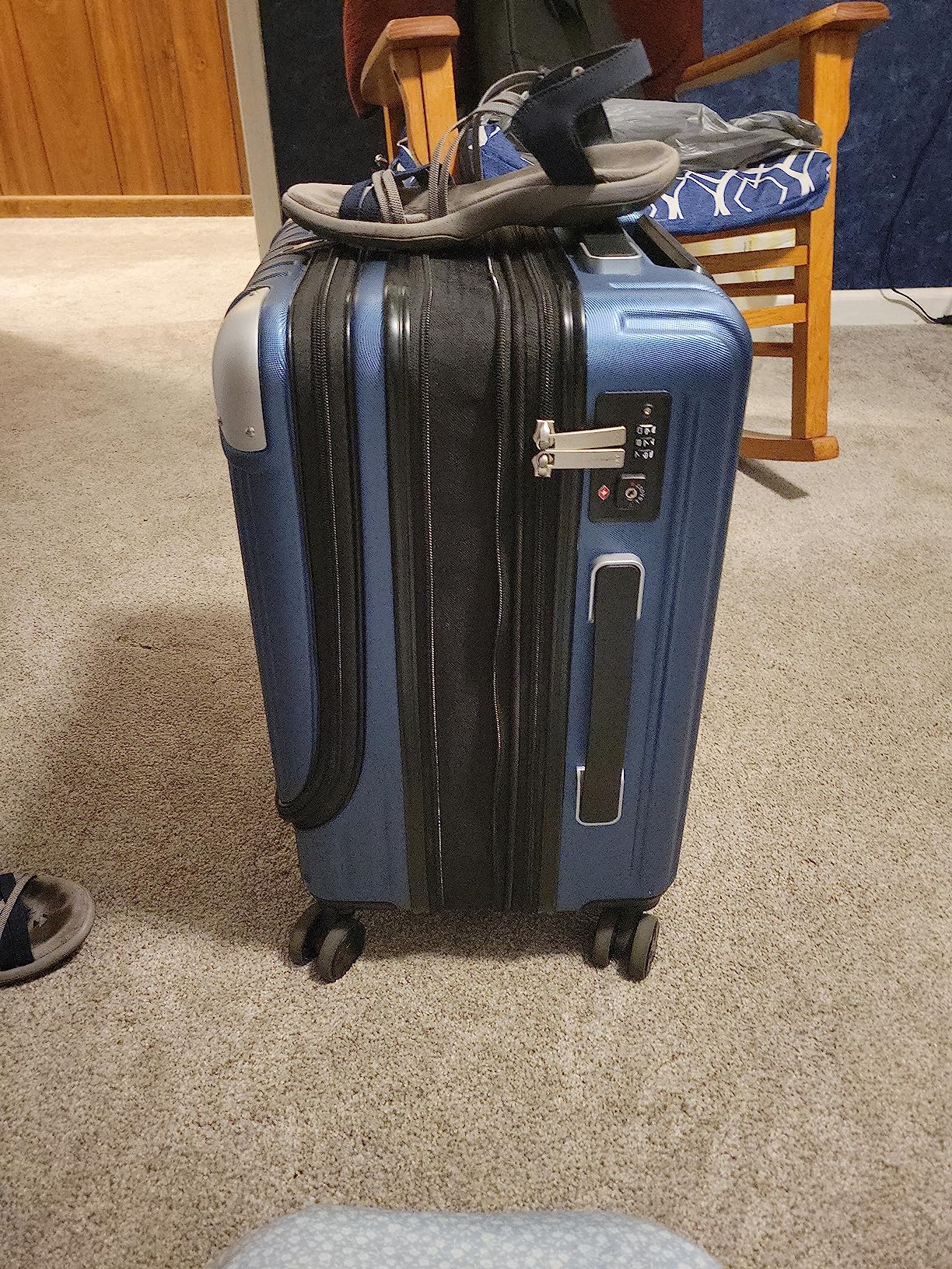 LEVEL8 Grace Hard Shell Carry on Luggage with Front Compartment, 20 Inch Expandable Suitcases with Wheels, Lightweight Carry-on Suitcase for Airplane, Tsa Lock, Black customer photo 2