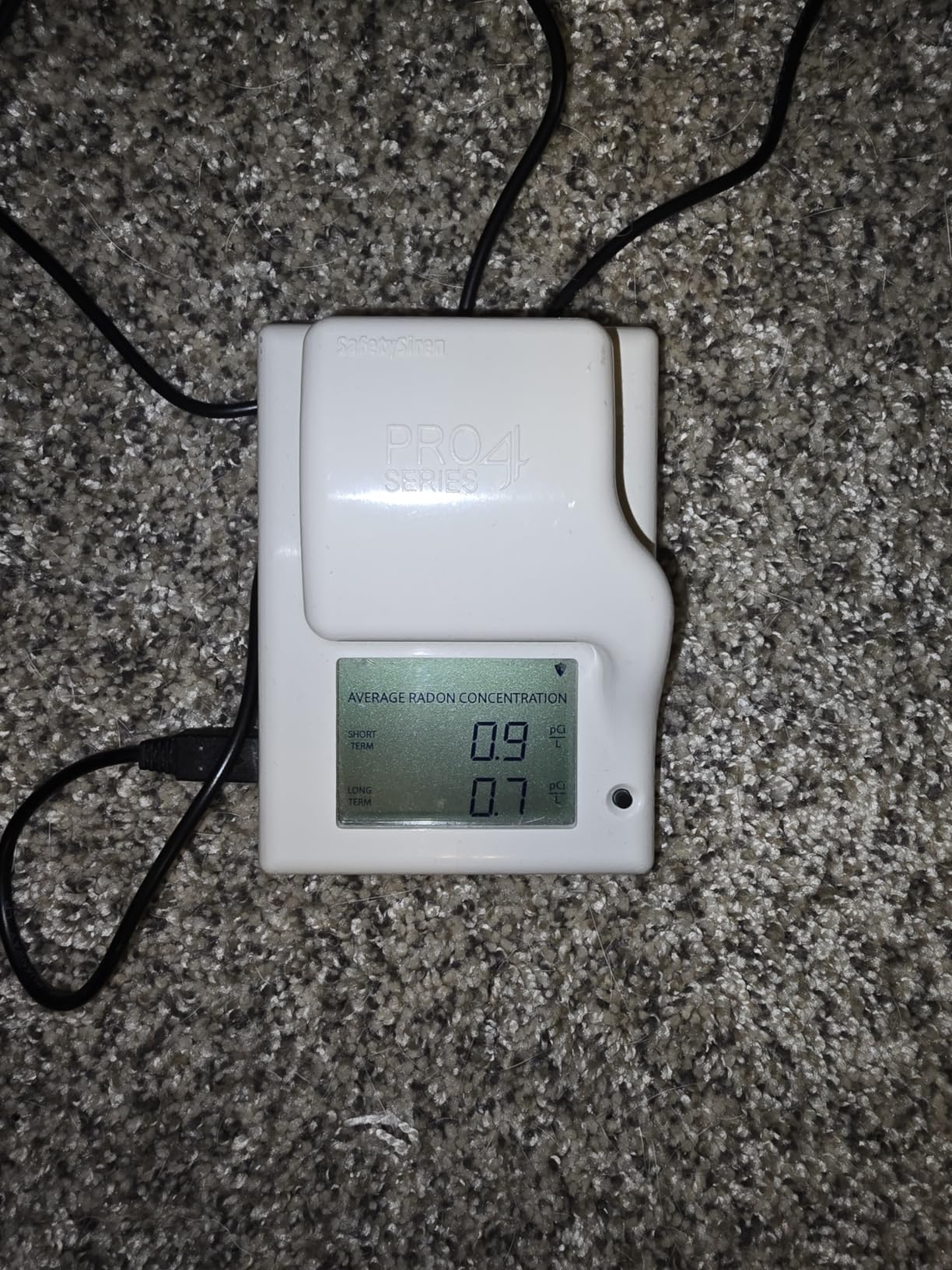 Safety Siren Pro Series 4 Plug-in Radon Detector for Home Basement | Continuous Radon Gas Monitoring | Made in USA Since 1993 customer photo 1