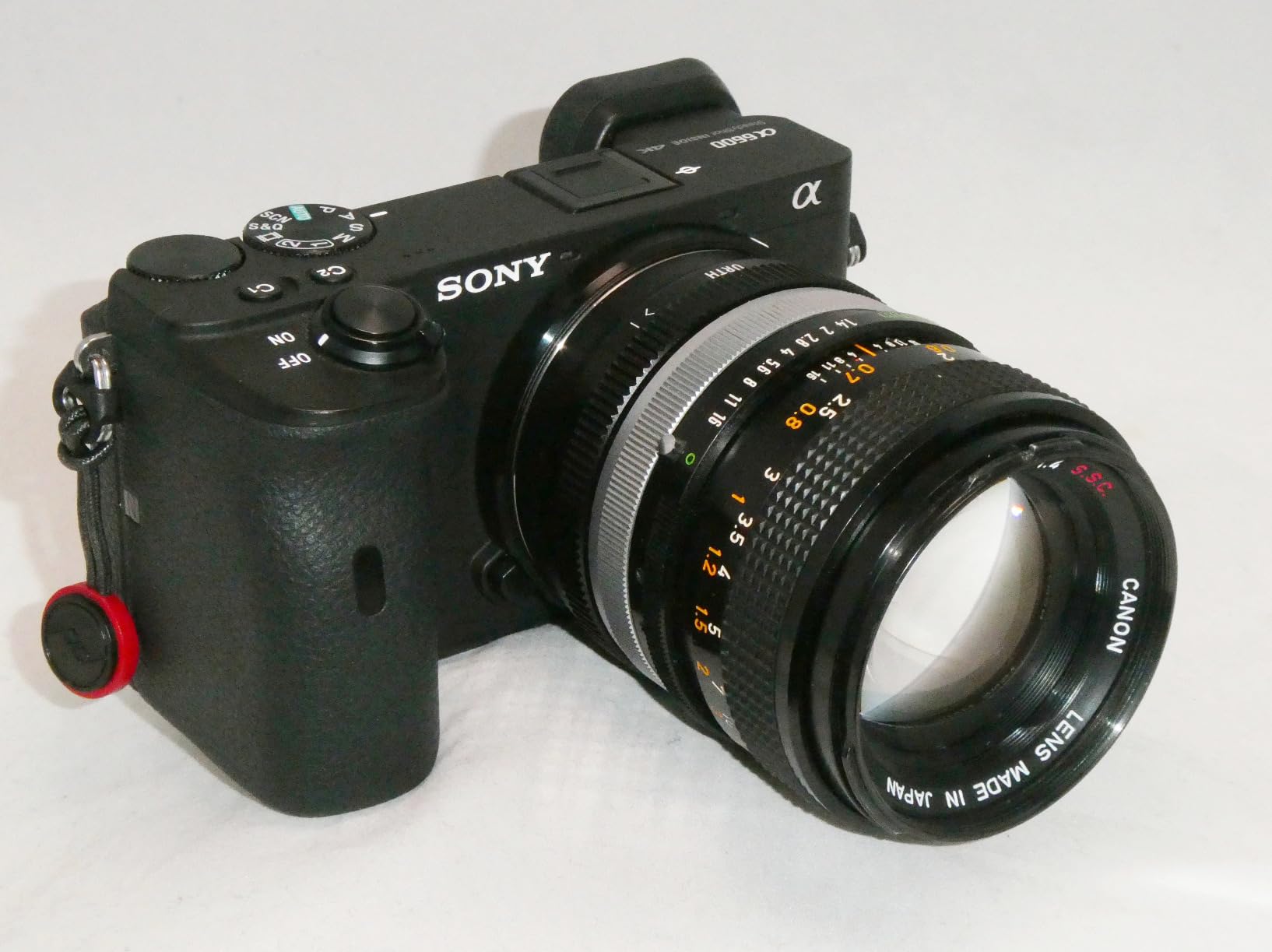 Urth Lens Mount Adapter (Manual): Compatible with Canon FD Lens to Sony E Camera Body customer photo 2