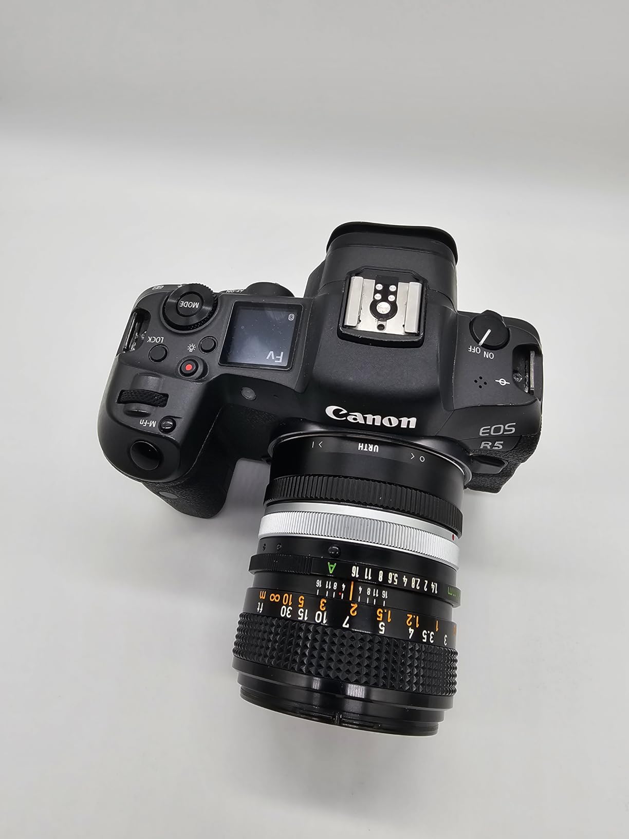 Urth Lens Mount Adapter (Manual): Compatible with Canon FD Lens to RF Camera Body customer photo 1