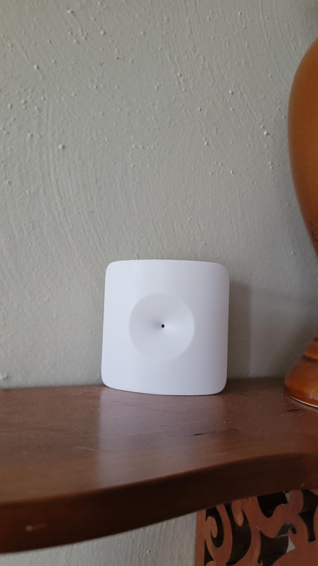 SimpliSafe Glassbreak Sensor - 20ft. Range - Sound Detection Technology - Compatible with The SimpliSafe Home Security System - Latest Gen customer photo 1