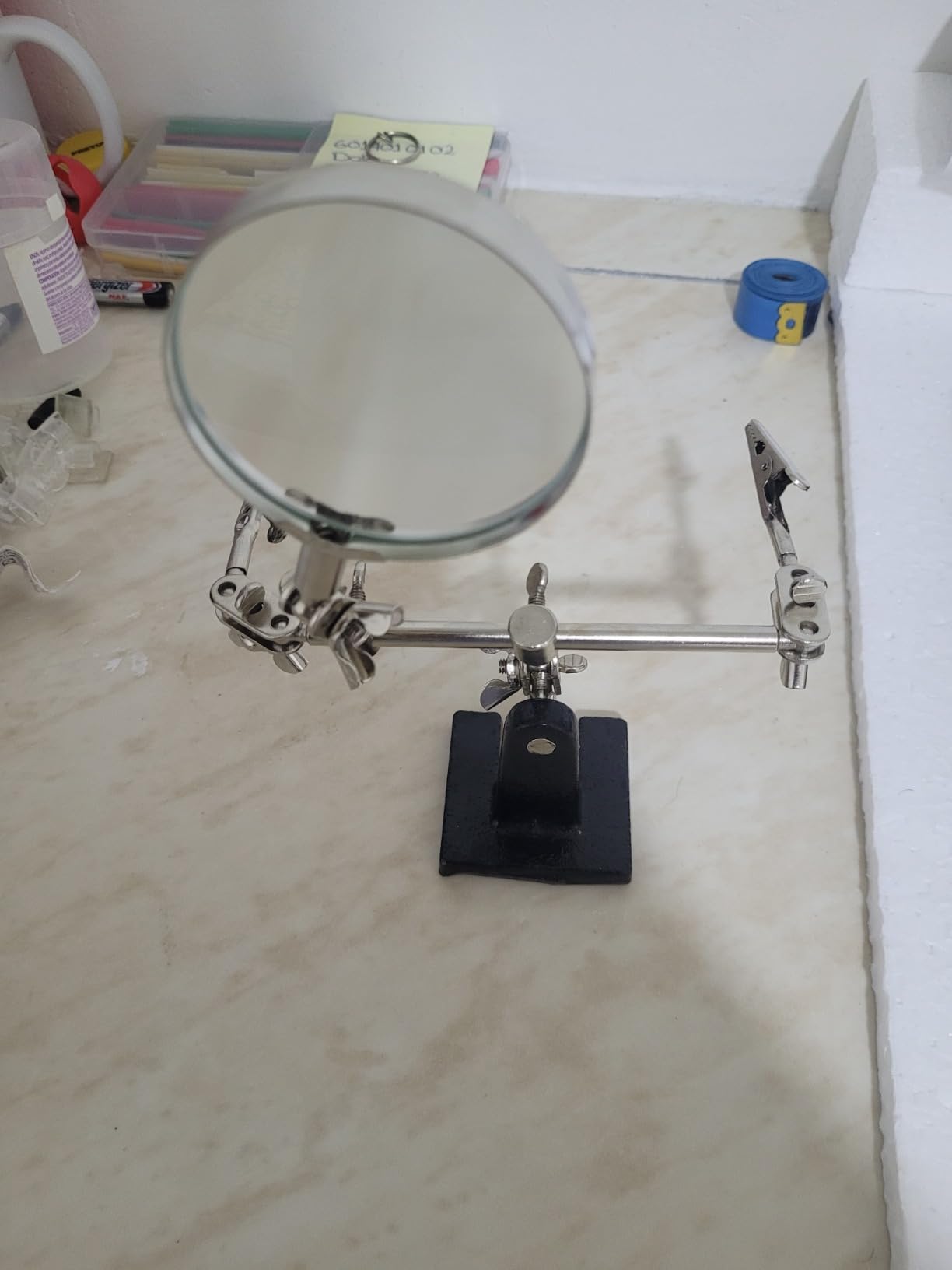 AORAEM Helping Hands Magnifier with Dual Adjustable Alligator Clips | 2.5X Magnifying Glass Soldering Station for Crafting, Hobby, Micro Objects (Not Include Battery) customer photo 2