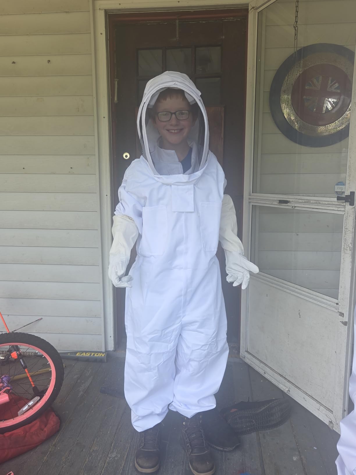 LONGADS Professional Bee Suit for Men and Women, Full Body Beekeeping Suit with Gloves & Protective Round Veil, Size XL (Fits 65-69 Inches / 5'5