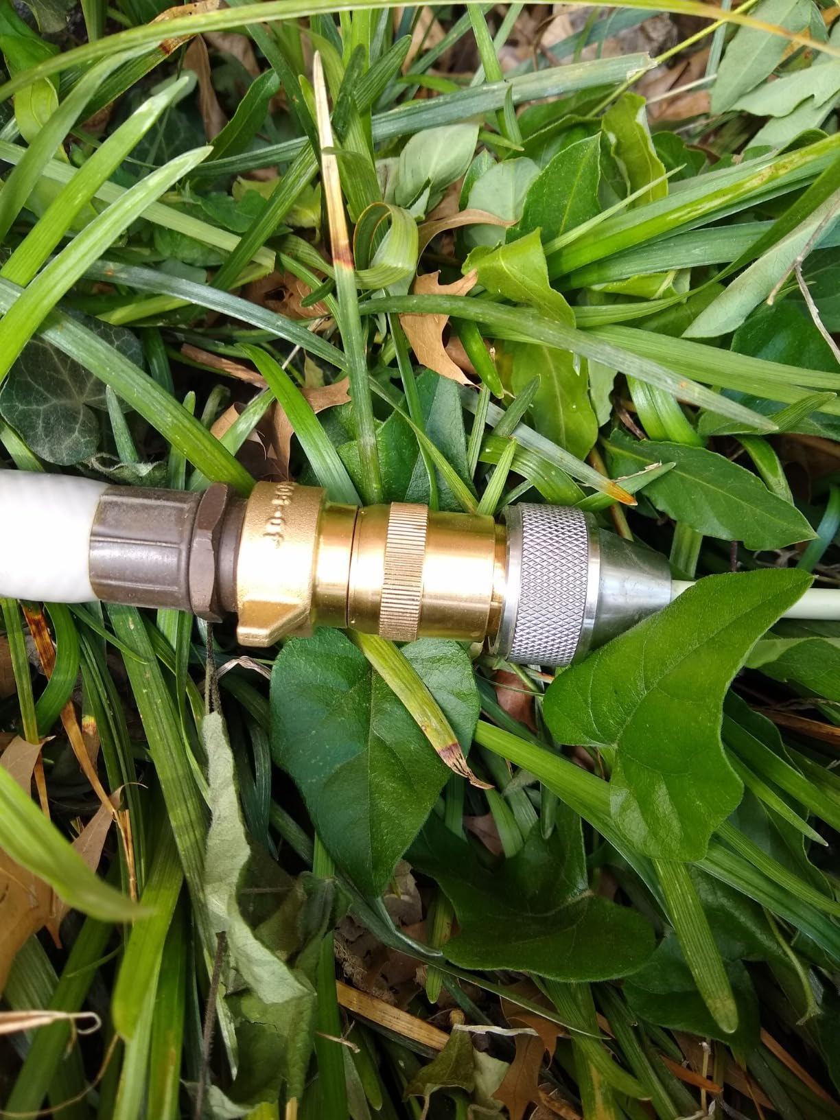 Hourleey Brass RV Water Pressure Regulator - Water Regulator for RV Camper with Filter Screen, Protector for Campers, Travel Trailers, RV Plumbing System, 40-50 PSI customer photo 1