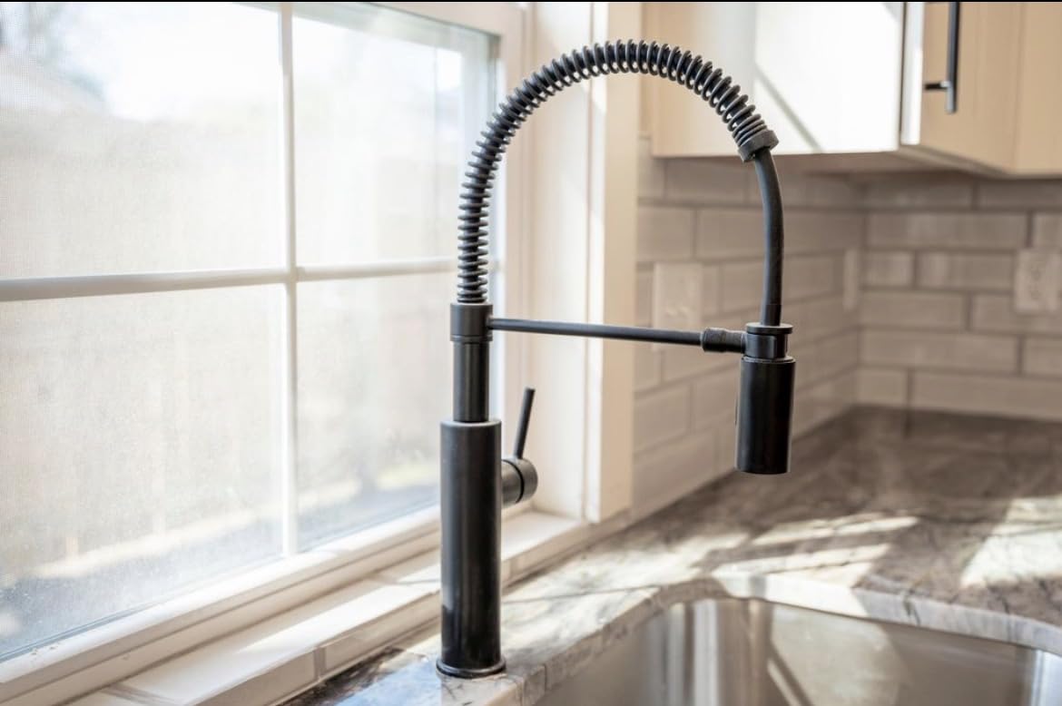 Delta Antoni Pro Style Commercial Kitchen Faucet with Pull Down Sprayer, Brushed Nickel Single Hole Kitchen Sink Faucet, Single Handle, Spotshield Stainless 18803-SP-DST customer photo 2