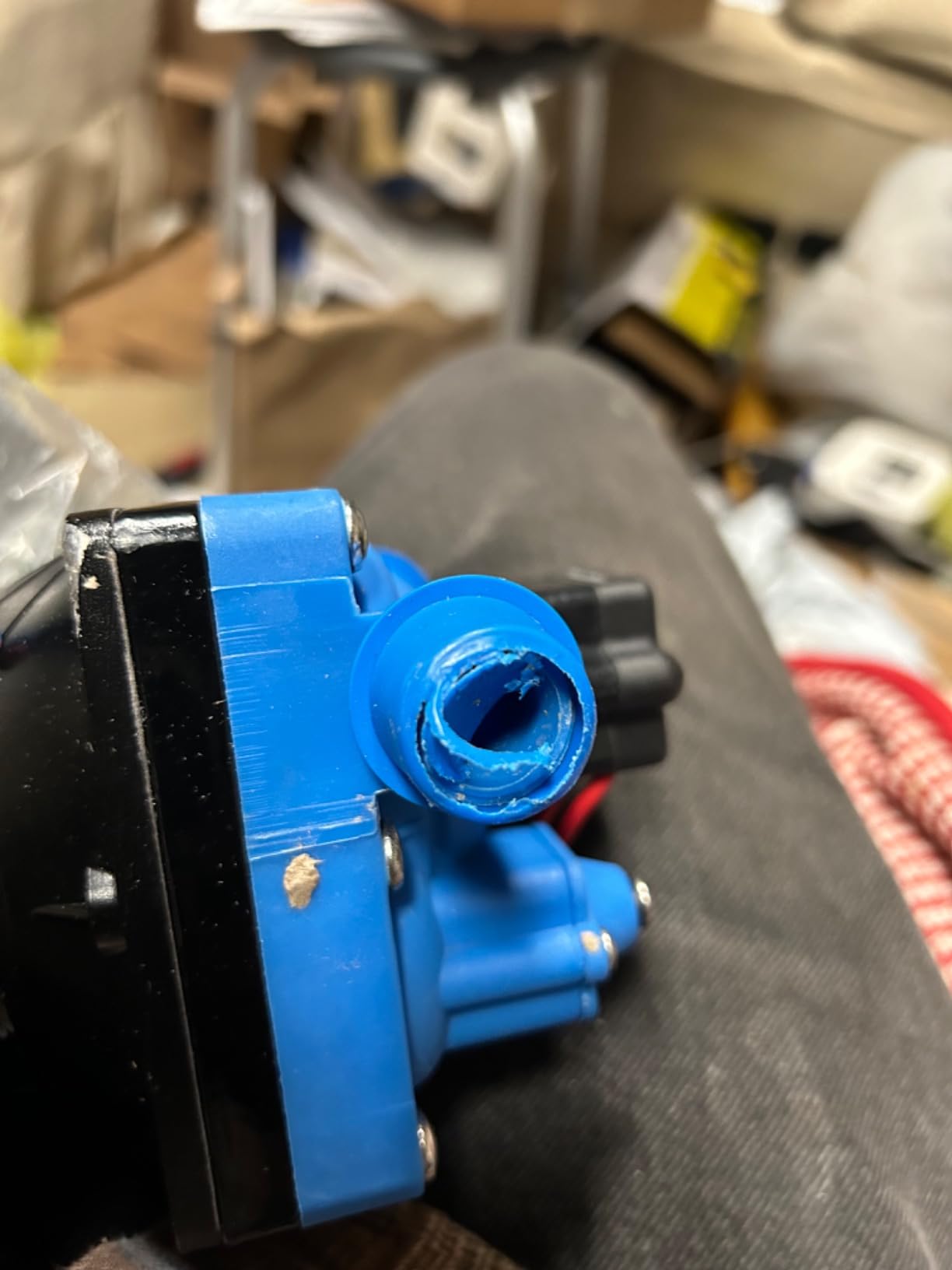 Kohree 12V RV Water Pump 5.5 GPM 55 PSI Self-Priming Diaphragm Pump with Pressure Switch and Strainer customer photo 2