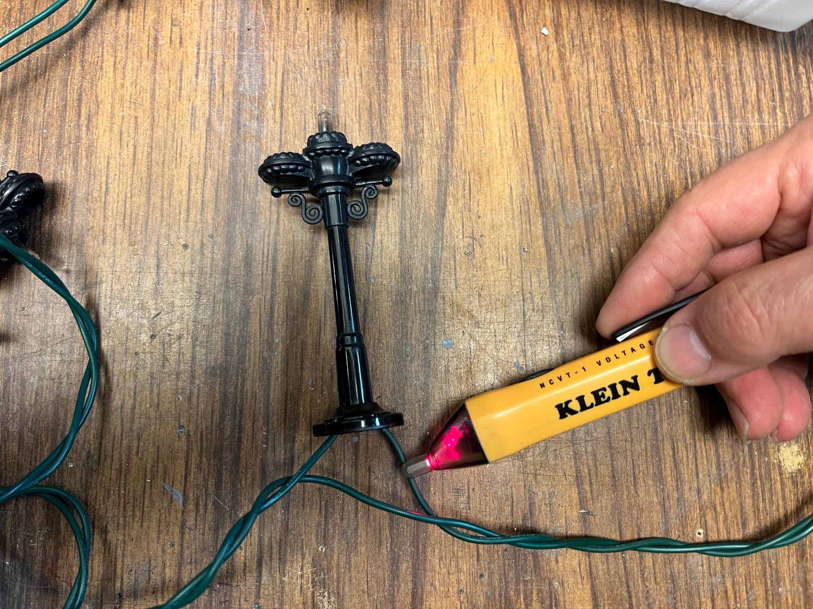 Klein Tools NCVT1P Voltage Tester, Non-Contact Low Voltage Tester Pen, 50V to 1000V AC, Audible and Flashing LED Alarms, Pocket Clip customer photo 1