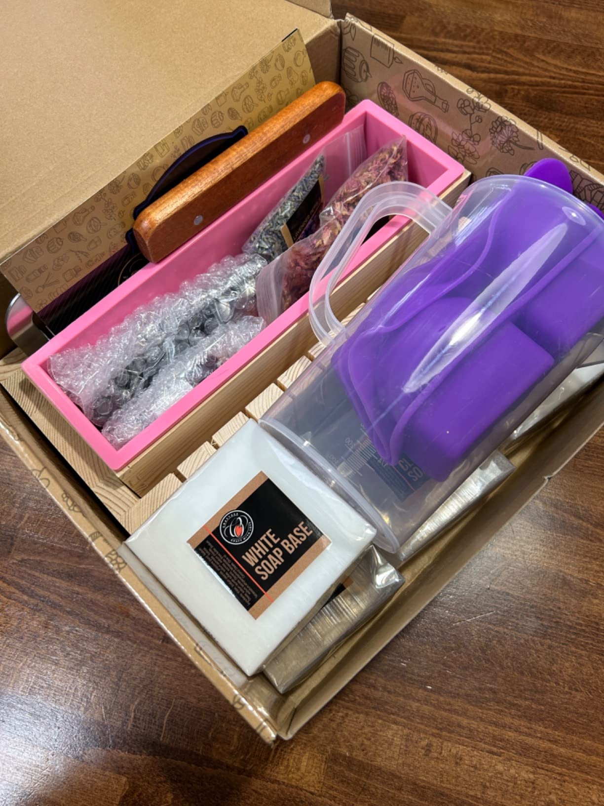 CraftZee Large 𝗣𝗥𝗘𝗠𝗜𝗨𝗠 Deluxe Soap Making Kit - All-in-One Soap Making Supplies with Soap Base, Soap Cutter Box, Silicone Loaf Molds, Fragrances & More - Homemade Melt & Pour DIY Craft Kits customer photo 1