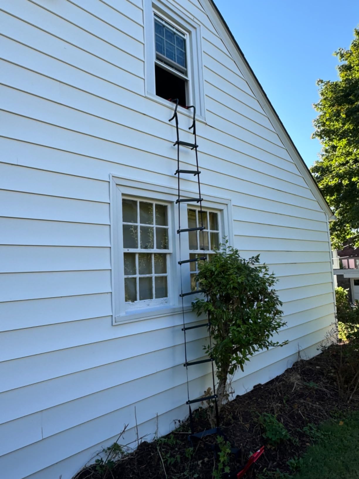 First Alert Two-Story Fire Escape Ladder, 14 Feet, Steel, Anti-Slip, Black customer photo 2