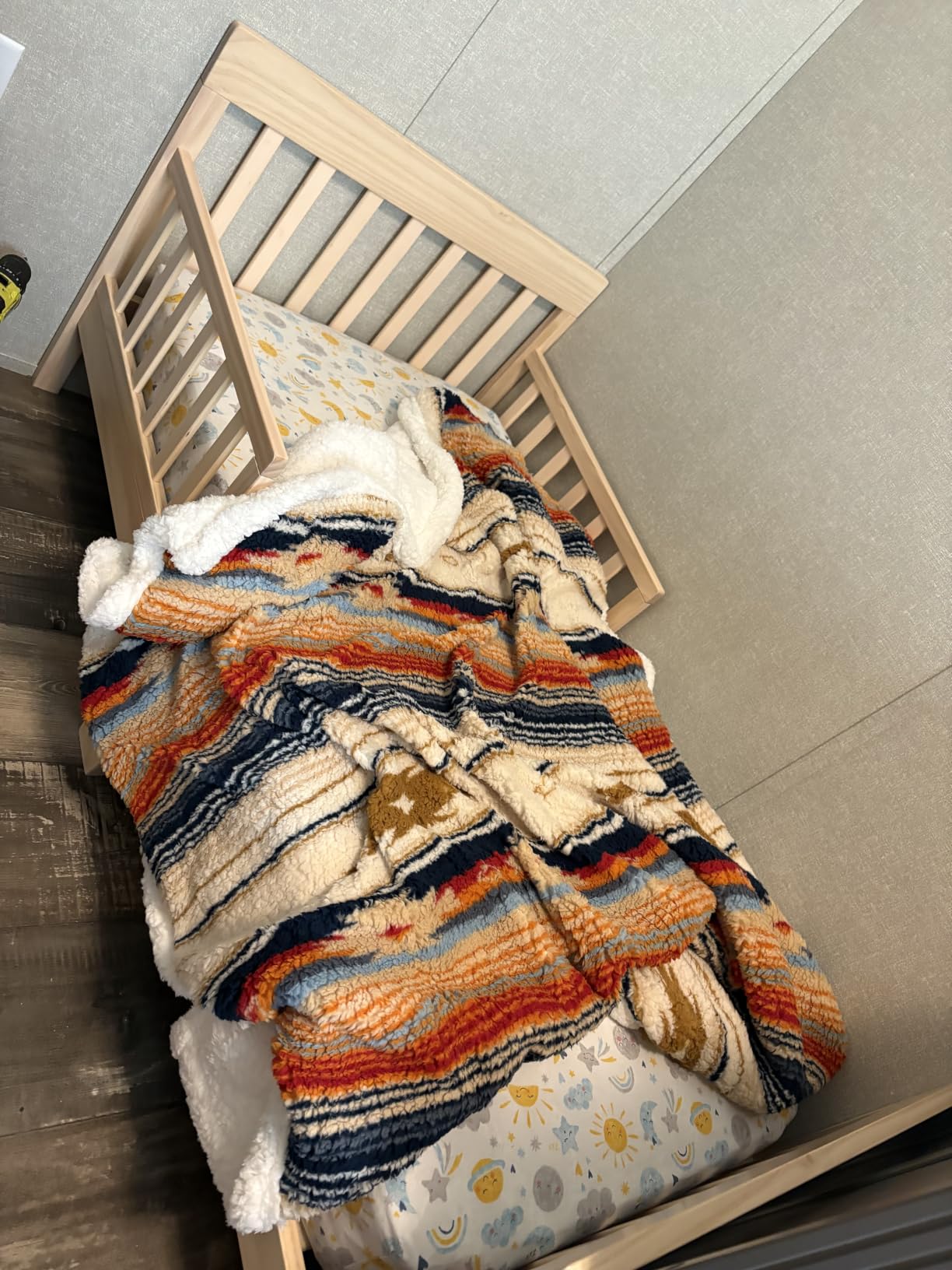 Dream On Me Finn Toddler Bed, GREENGUARD Gold, 2 Safety Guard Rails customer photo 1