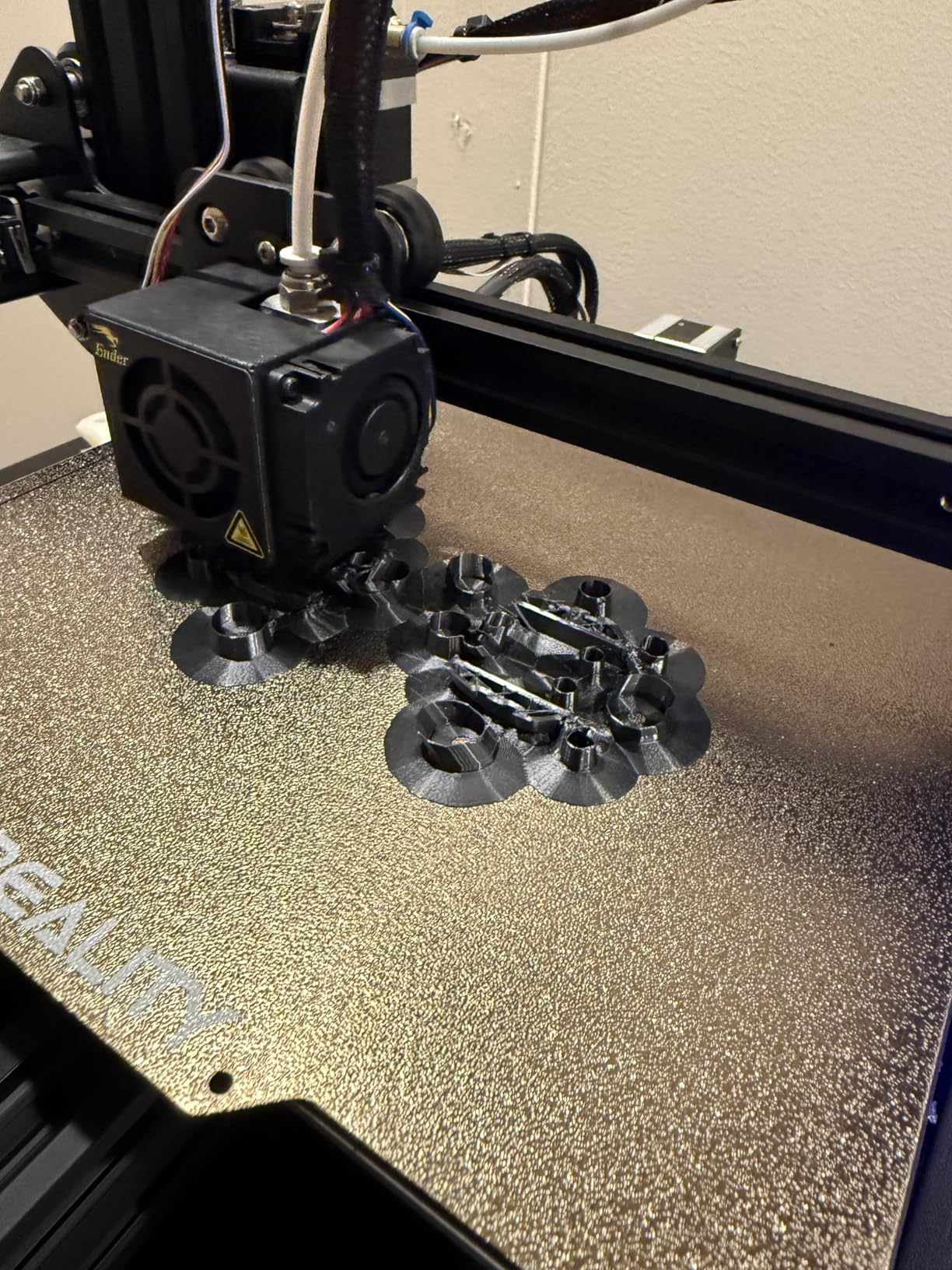 Creality Official PEI Plate with Adhesive for Creality Ender 3/Ender 3 Pro/Ender 3 V2/Ender 3 S1/Ender 3 S1 pro/Ender 3 neo/Ender 3 v2 neo/Ender 5/Ender 5 Pro and All 265*250*8mm, Size 3D Printer customer photo 2