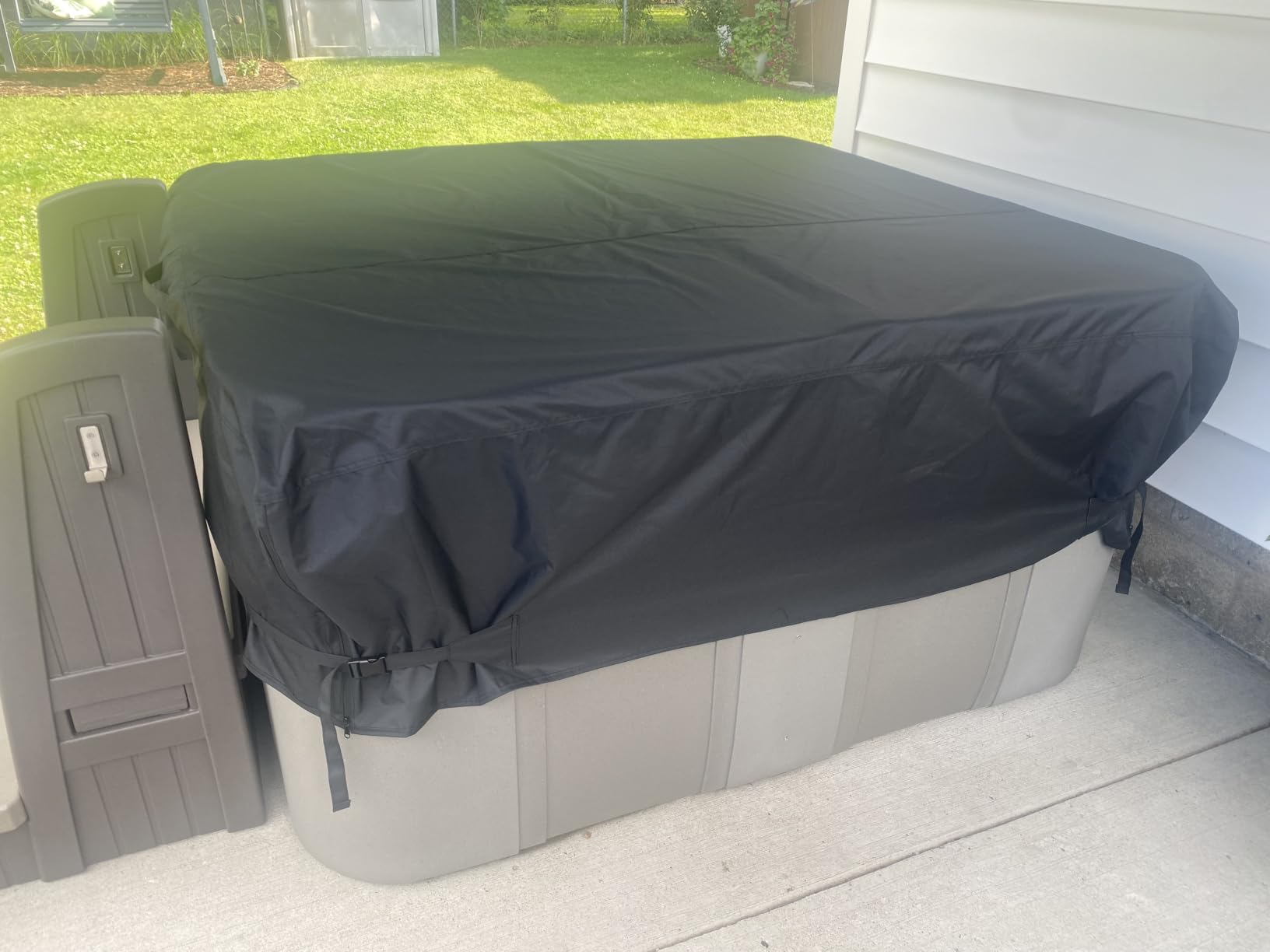 iBirdie Outdoor Waterproof and Weatherproof Hot Tub Cover 85 x 85 inch fit 84 x 84 or 83 x 83 or 82 x 82 or 7 ft x 7 ft Square SPA 600D Heavy Duty Protectors Protective Cover Cap customer photo 1