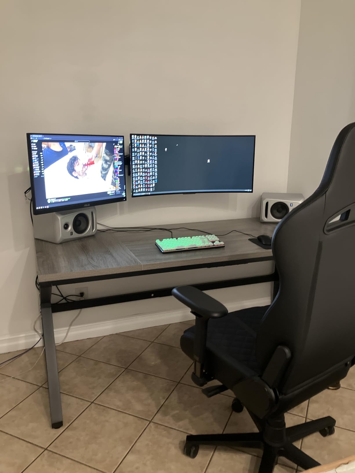 VIVO Premium Dual 21 to 32 inch LCD LED Monitor Wall Mount, Heavy Duty Telescoping Arms, Flush Wall Setup, Fits 2 Screens, Black, MOUNT-TS32B customer photo 2