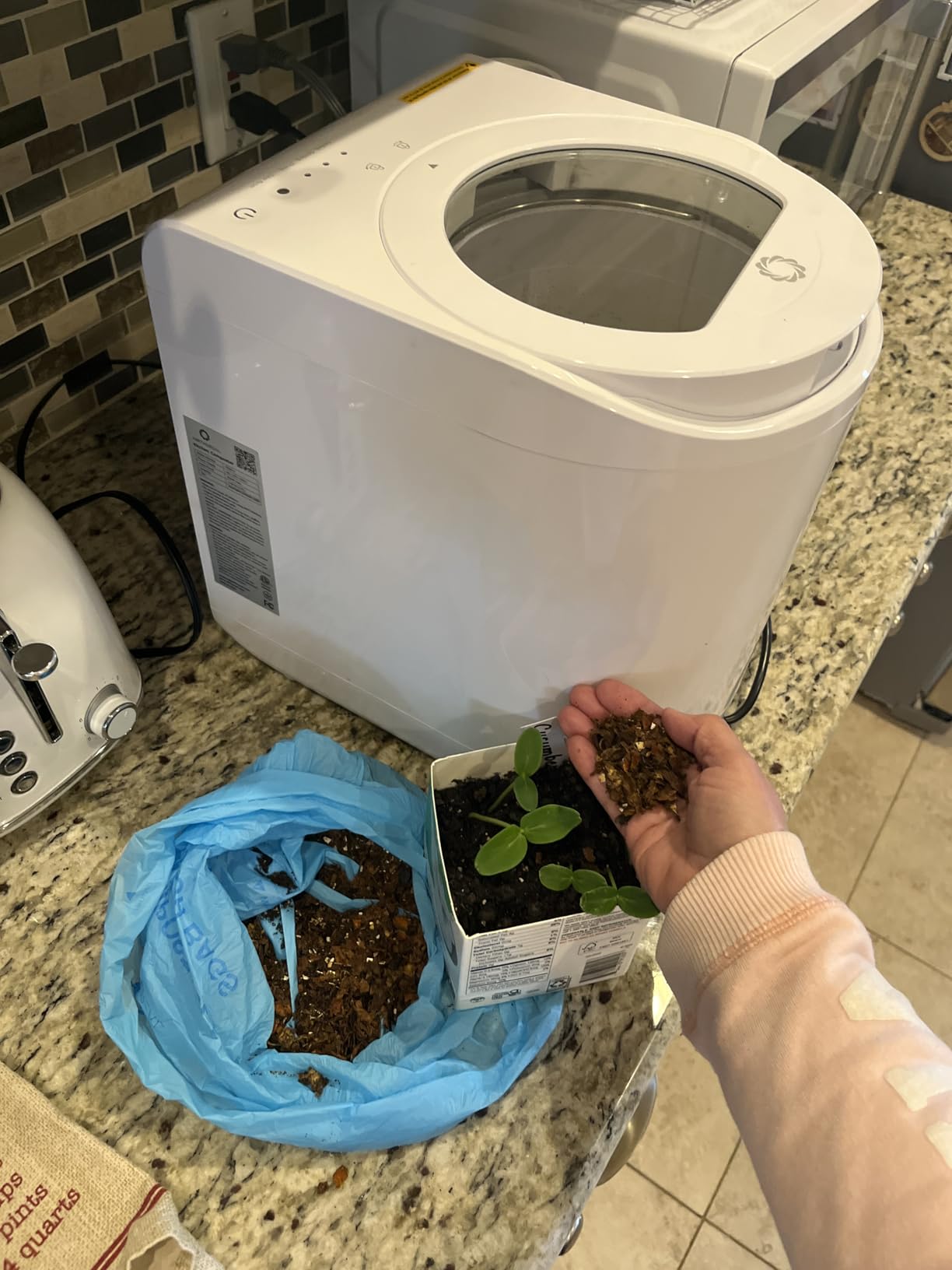 Airthereal R500-V Electric Composter, Visual Glass Cover, 2.5L, Grey | Visual Glass Cover, Upgraded SHARKSDEN Tri-blade, 90% Reduction in Waste Volume customer photo 2