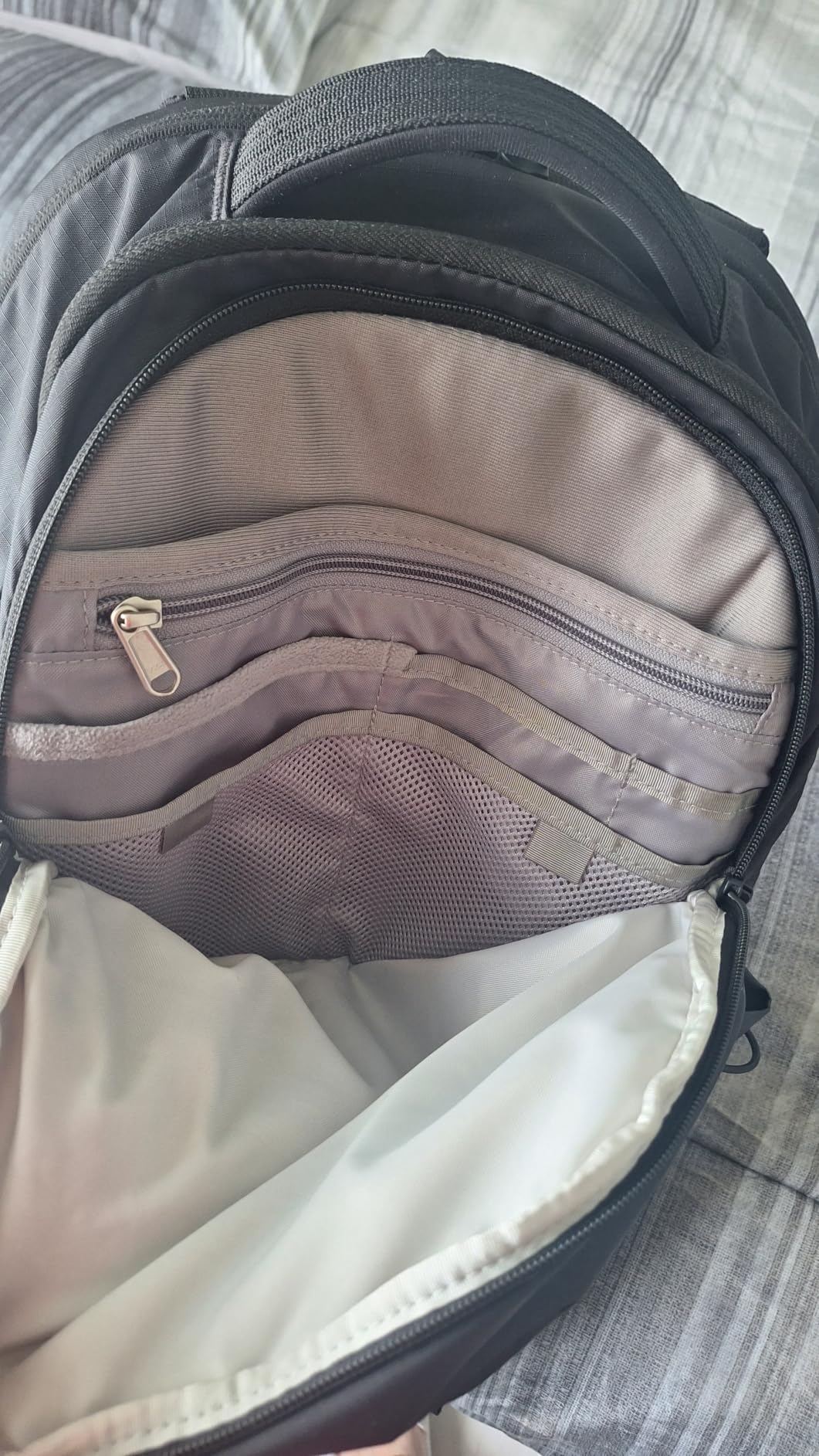 The North Face Borealis Commuter Laptop Backpack, Blk/Blk-NPF, OSFA | Water Repellent, Laptop Sleeve, Large Main Compartment customer photo 1