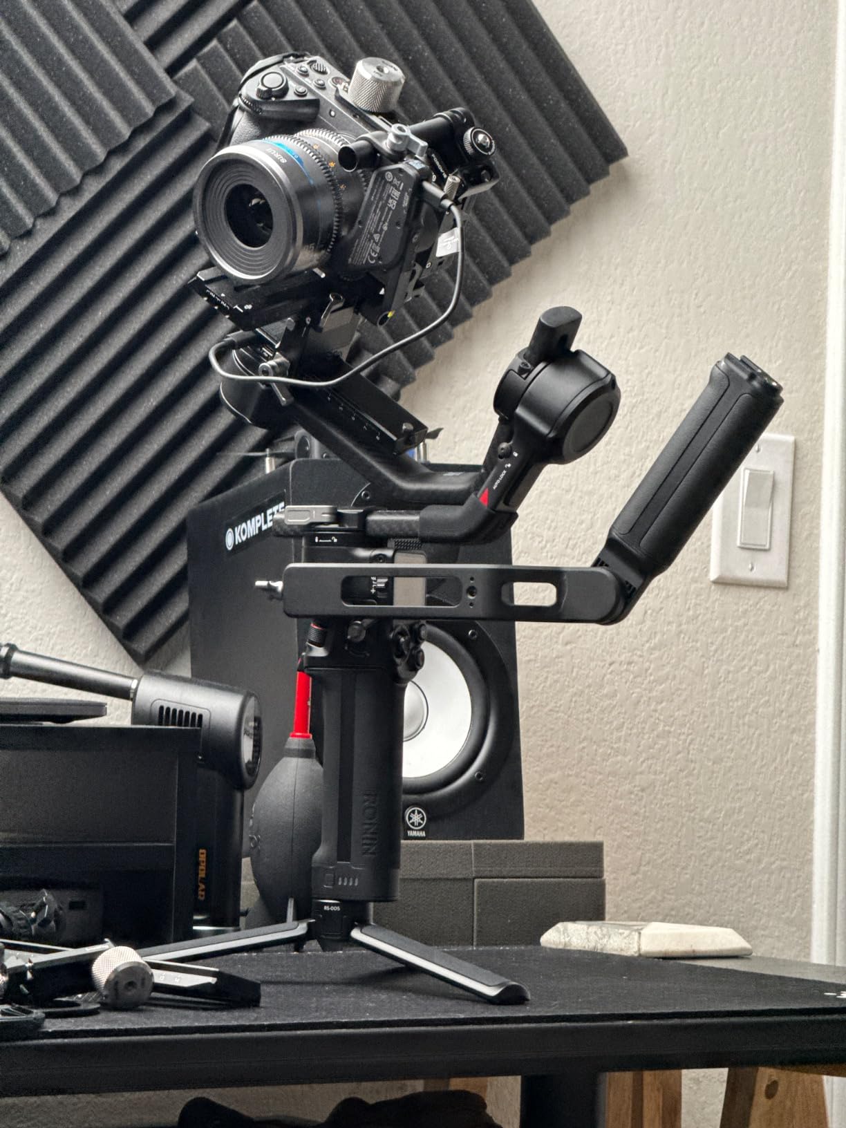 DJI RS 4 Pro, Gimbal Stabilizer for DSLR & Cinema Cameras | 4.5kg Payload, 2nd-Gen Native Vertical Shooting, Dual Focus & Zoom Motors customer photo 1