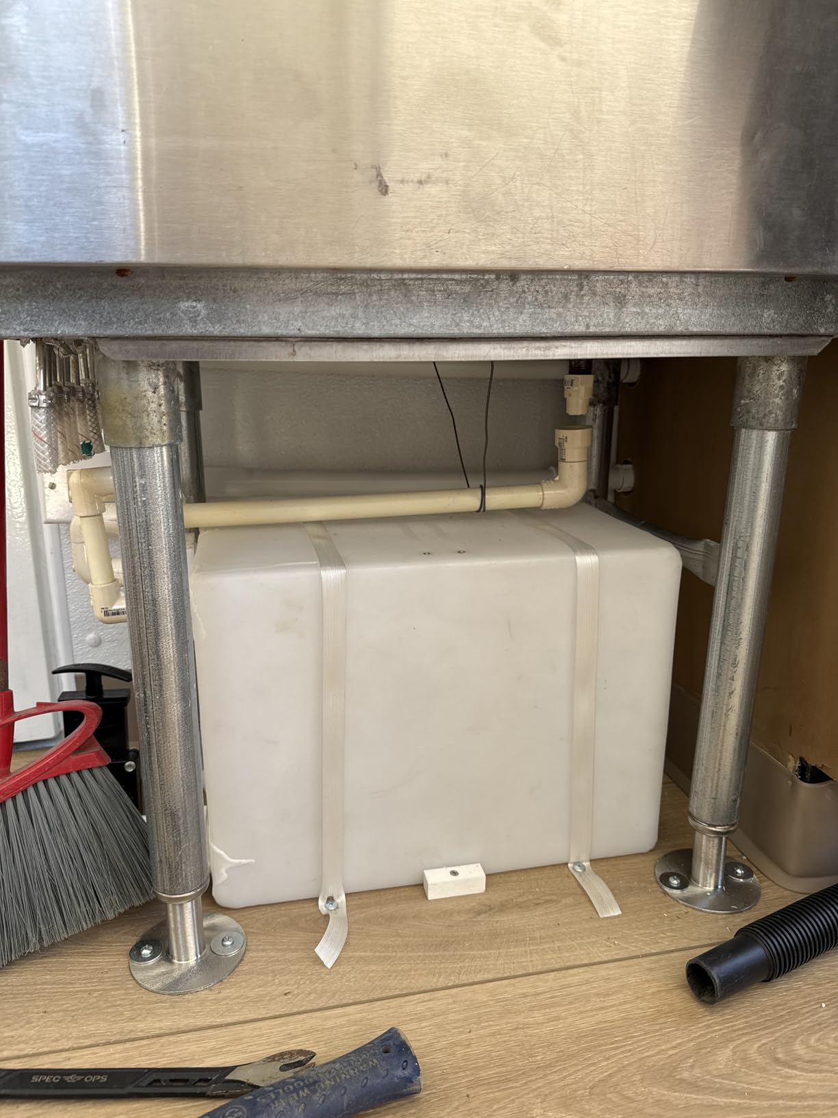 29 Gallon RV Fresh Water Tank, Potable Water Storage Tank Cube Shape 32