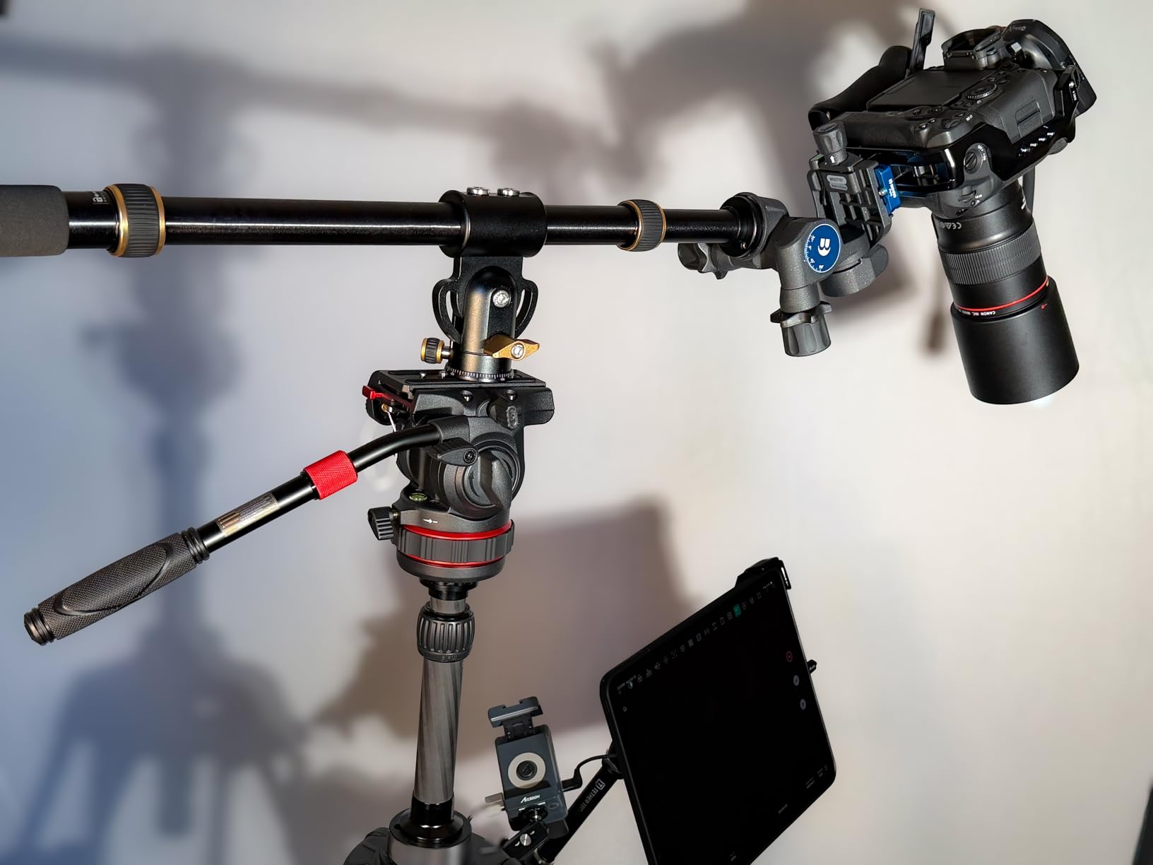 NEEWER Heavy Duty Video Tripod Fluid Head with Stepless Adjustable Pan/Tilt Damping, Quick Release Plate, Compatible with DJI RS Gimbals, Adjustable Handle, ⌀75mm Base, Max Load 22lb, GM006 customer photo 1