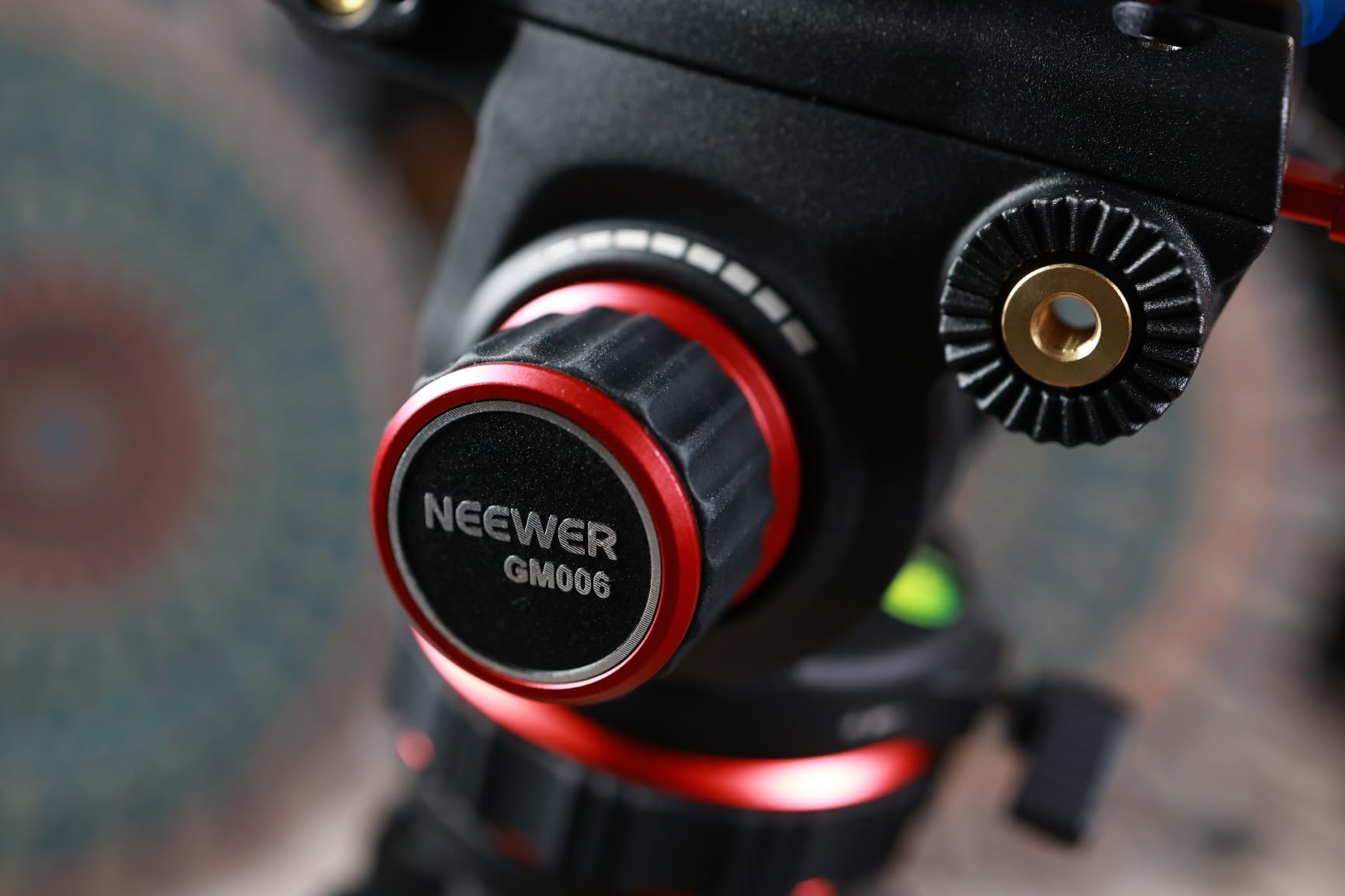 NEEWER Heavy Duty Video Tripod Fluid Head with Stepless Adjustable Pan/Tilt Damping, Quick Release Plate, Compatible with DJI RS Gimbals, Adjustable Handle, ⌀75mm Base, Max Load 22lb, GM006 customer photo 2