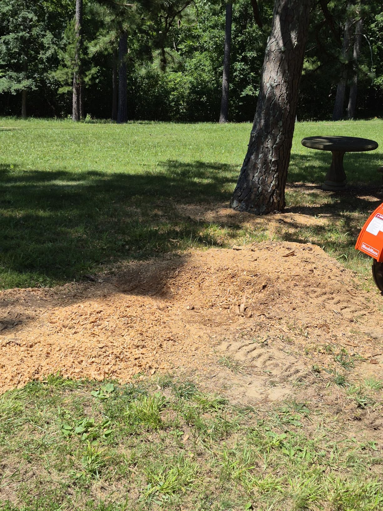 MechMaxx Heavy Duty 3-Point PTO Powered Stump Root Grinder For 15-45HP Tractors With 34 Carbide Teeth, 6'' Cutting Depth, 24'' Flywheel Diameter, Model SG24 Orange customer photo 2
